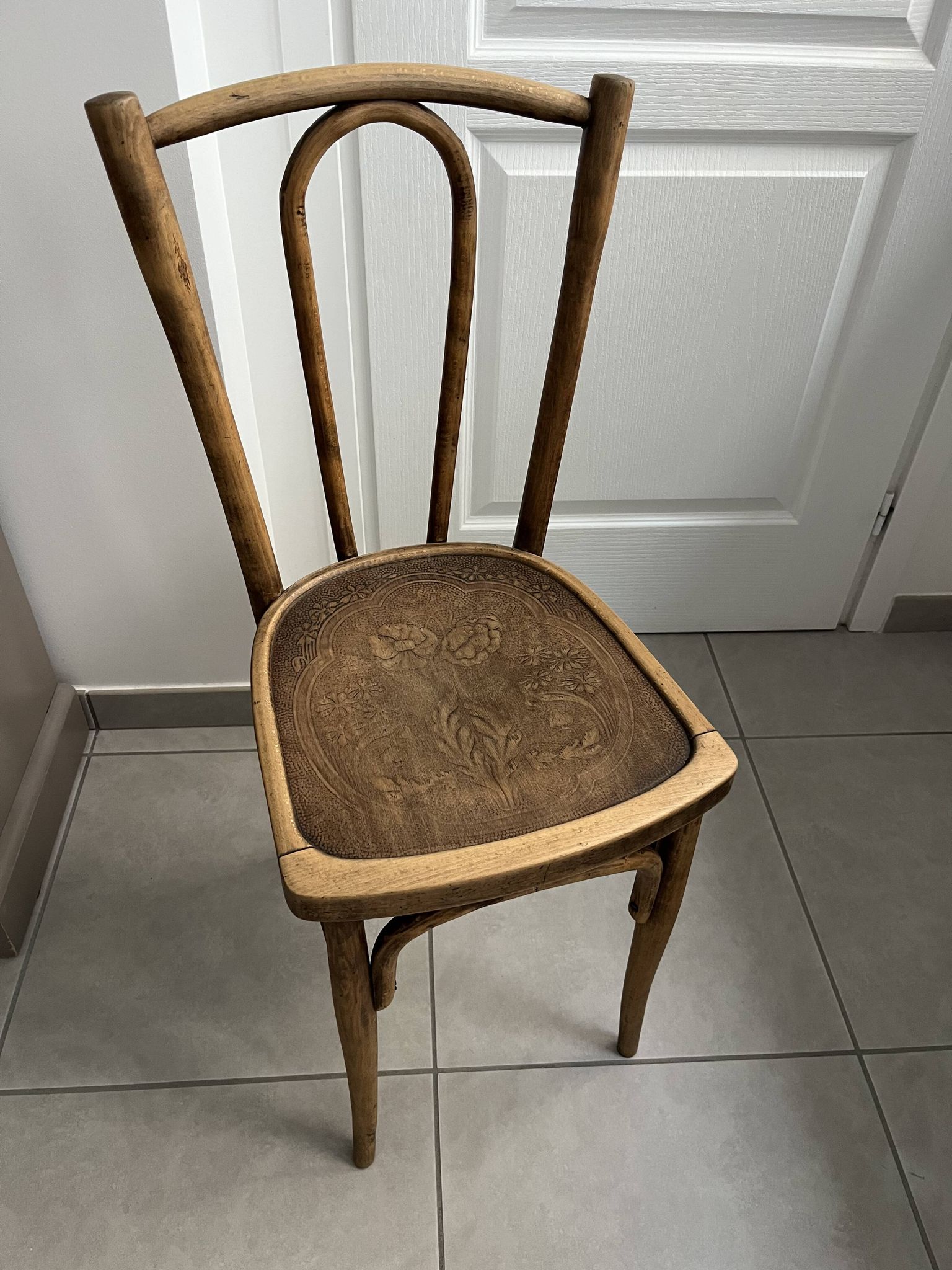 Bistro chair 1900 poppy seat