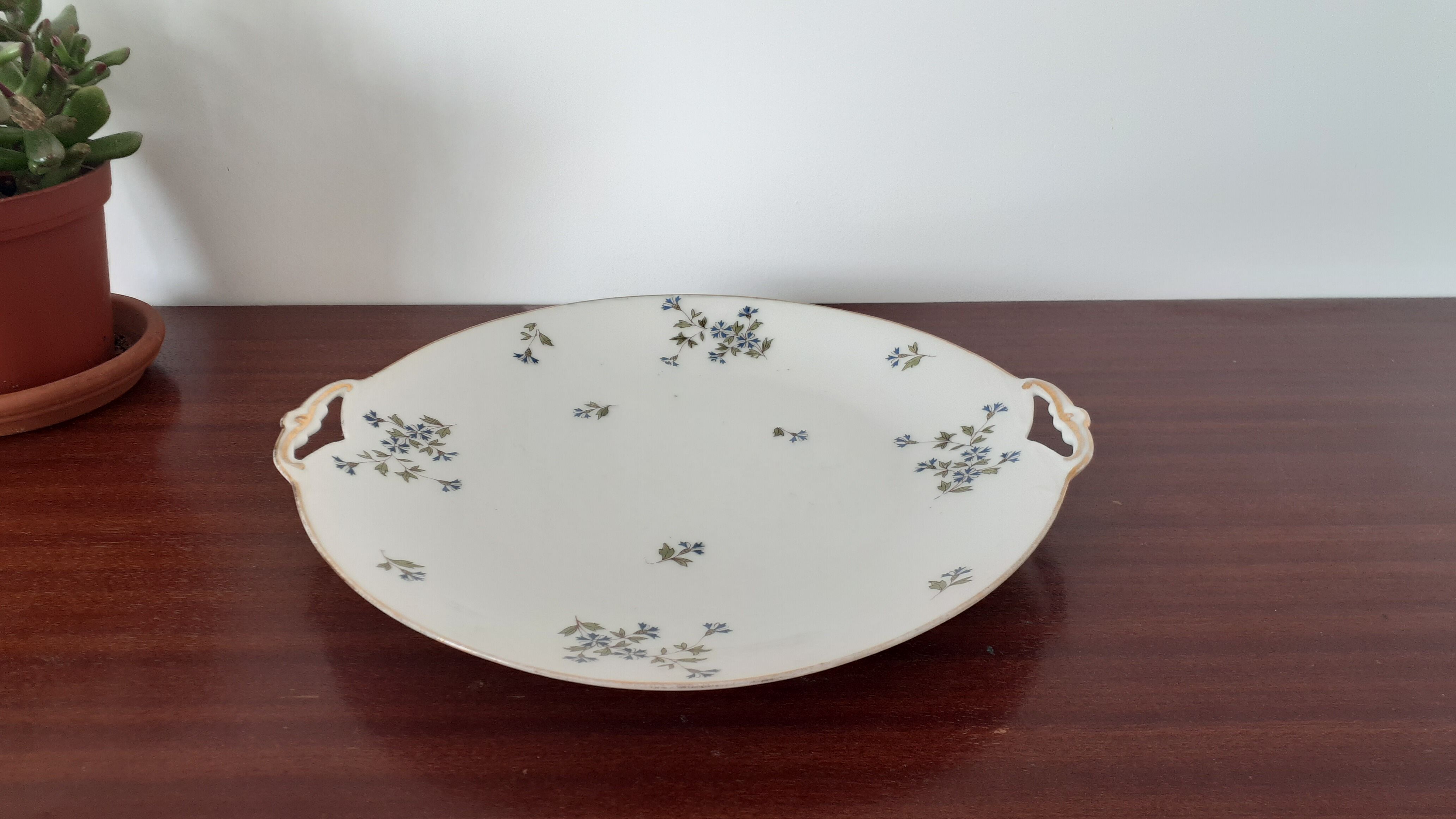 Cake dish decorations Barbeaux