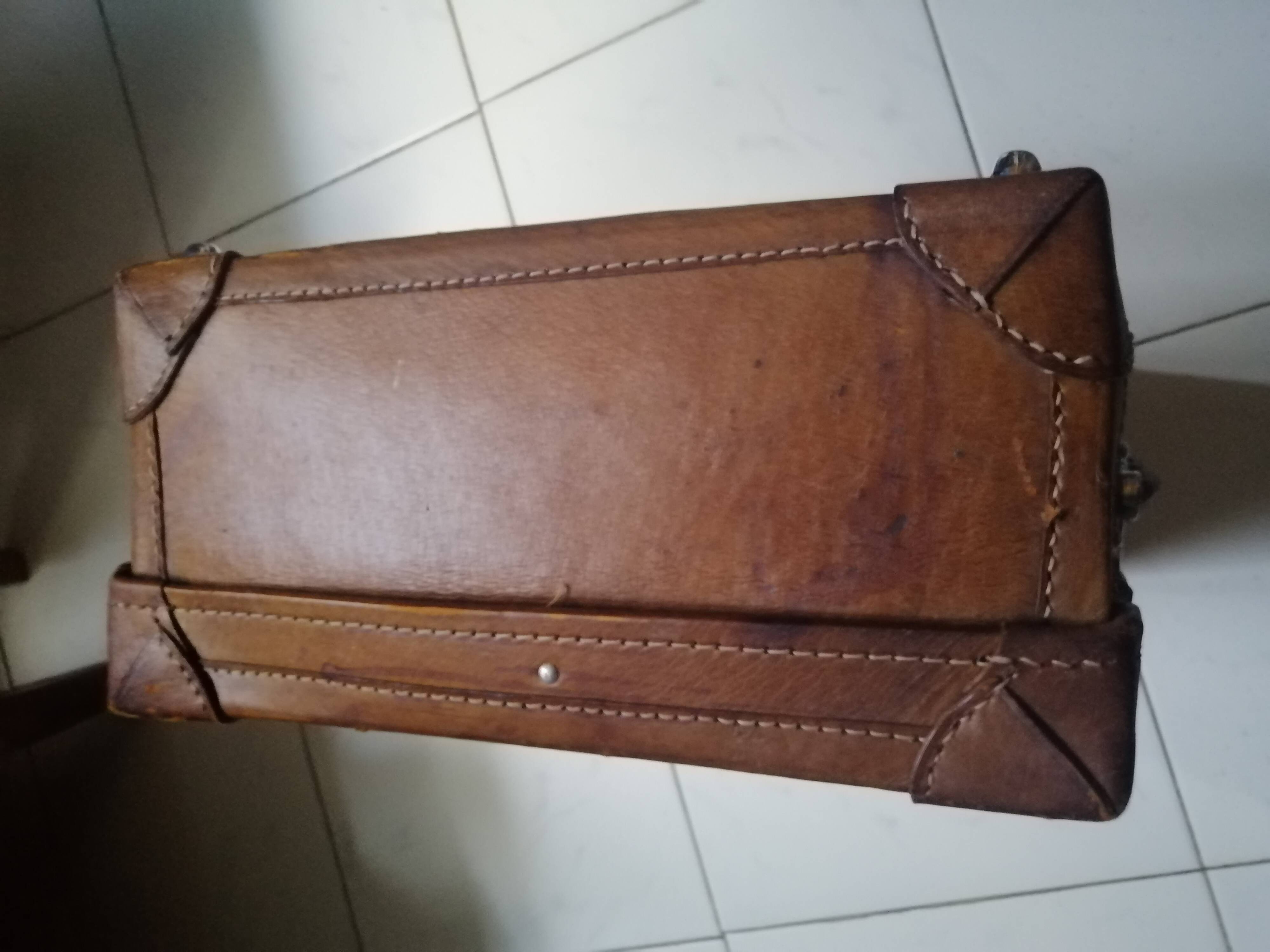 Valise en cuir (golden leaf )
