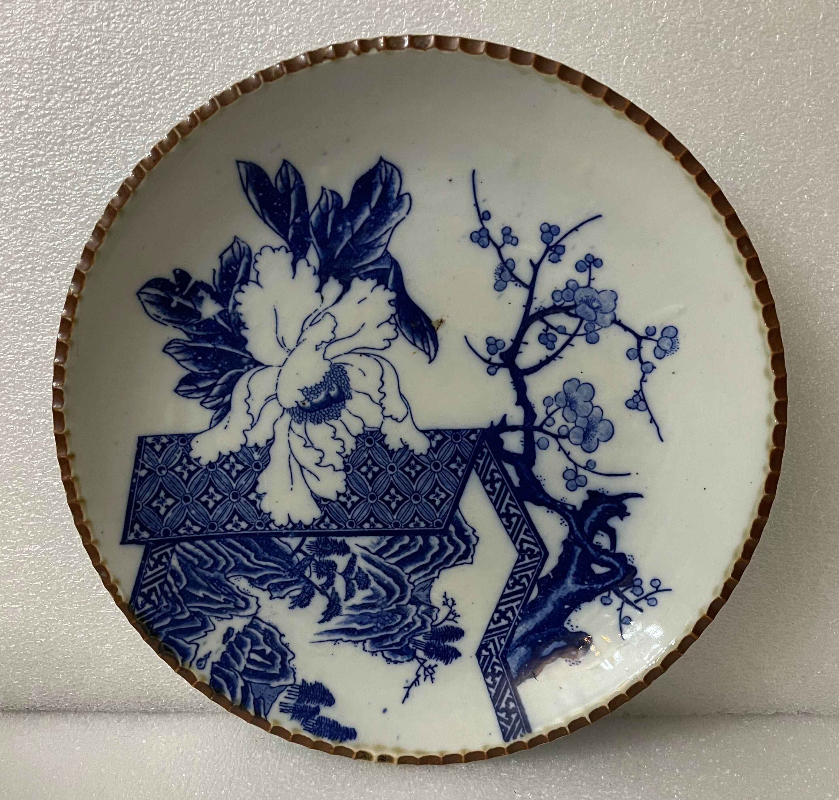 Japan large dish Igezara with floral decoration Japan Asia XIX