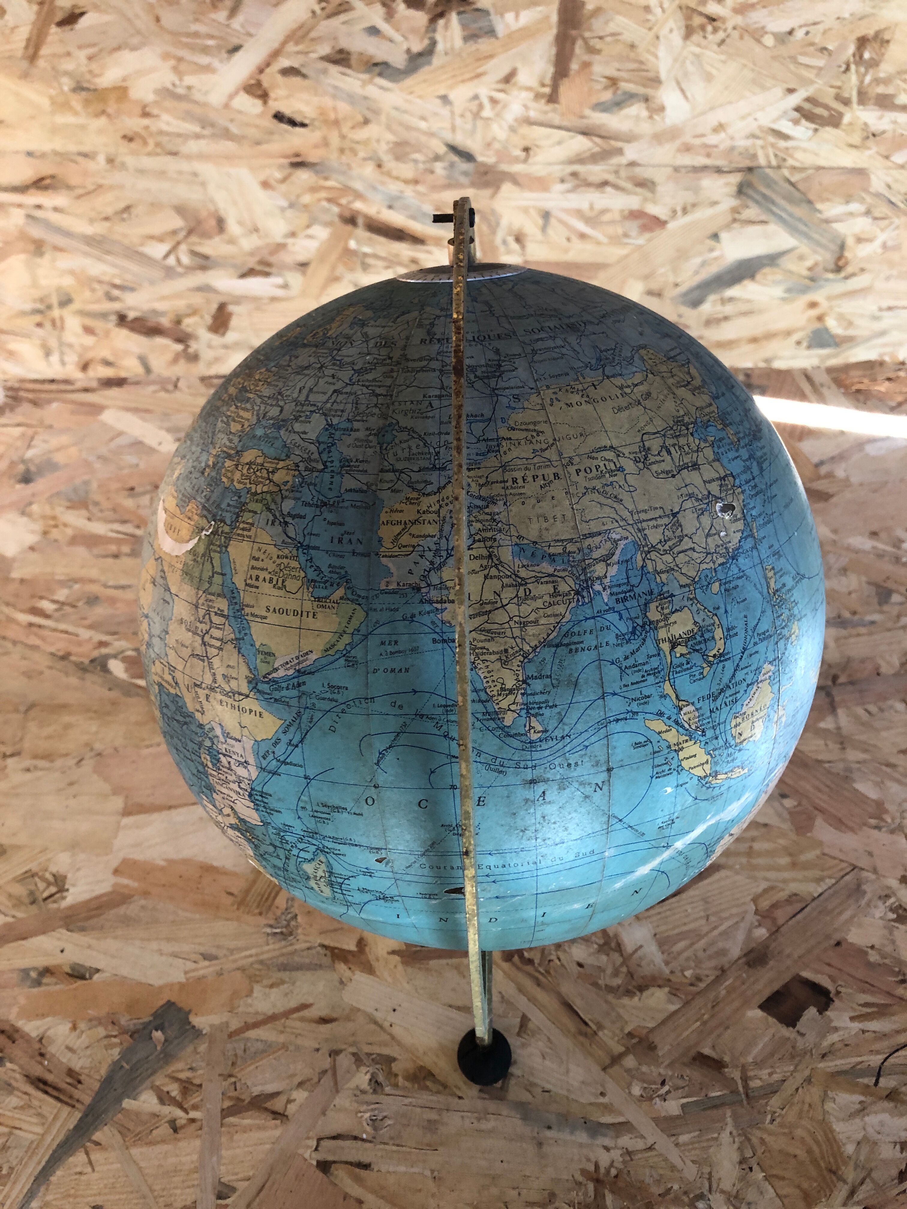 Old glass globe world map 1963