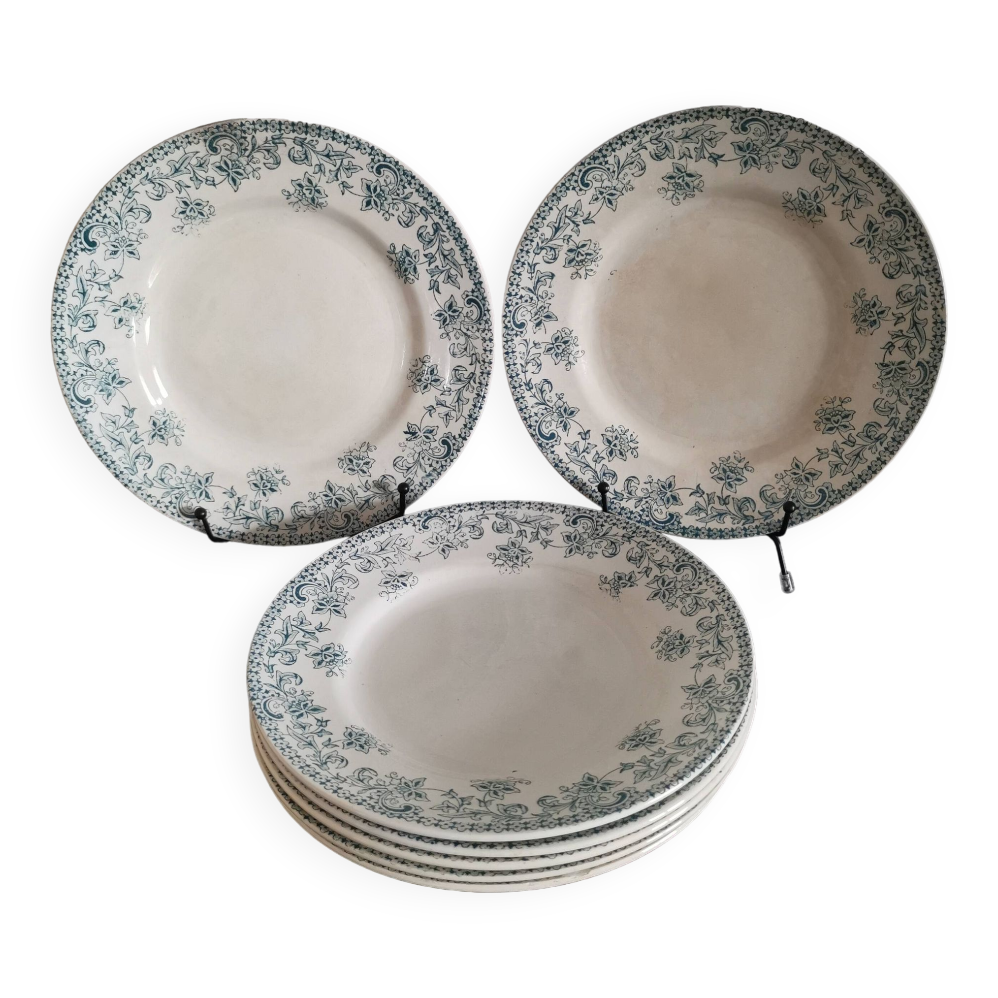 7 Jane model flat plates with dark green floral decoration Saint-Amand