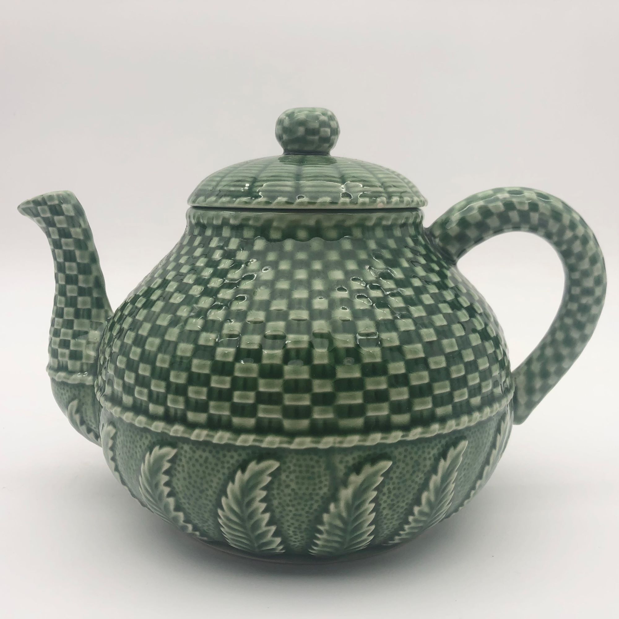 Vintage ceramic teapot Bordallo Pinheiro