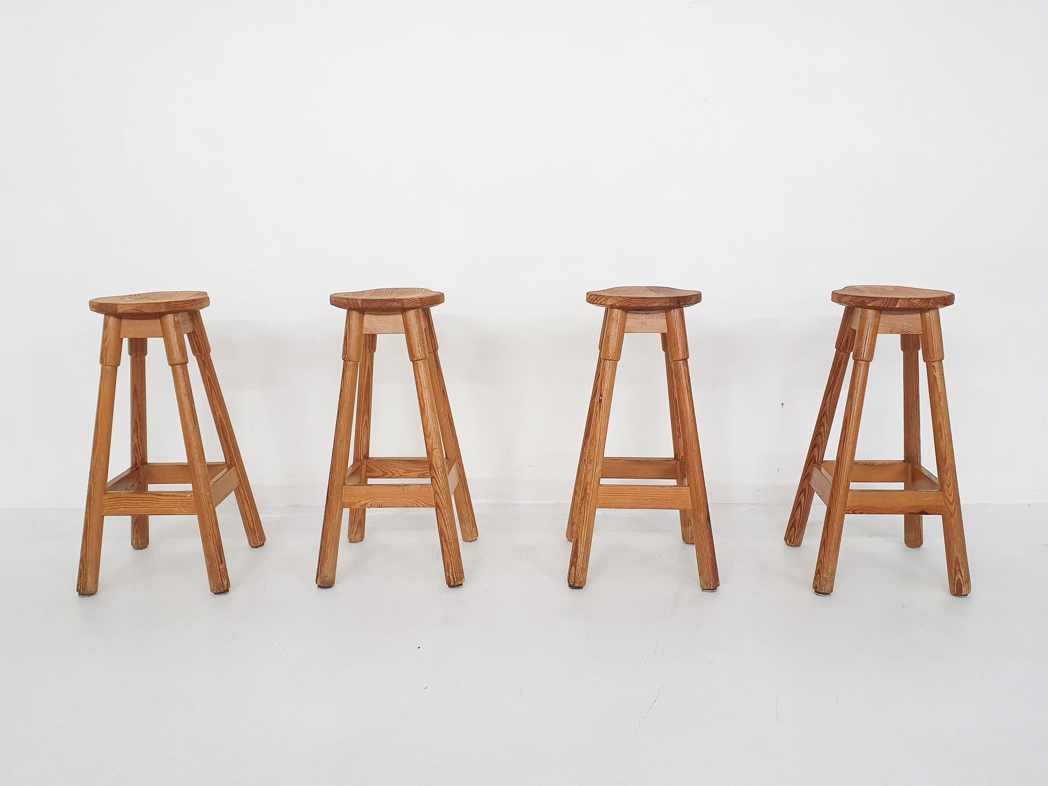 Tabourets de bar scandinaves modernes en pin des années 1970