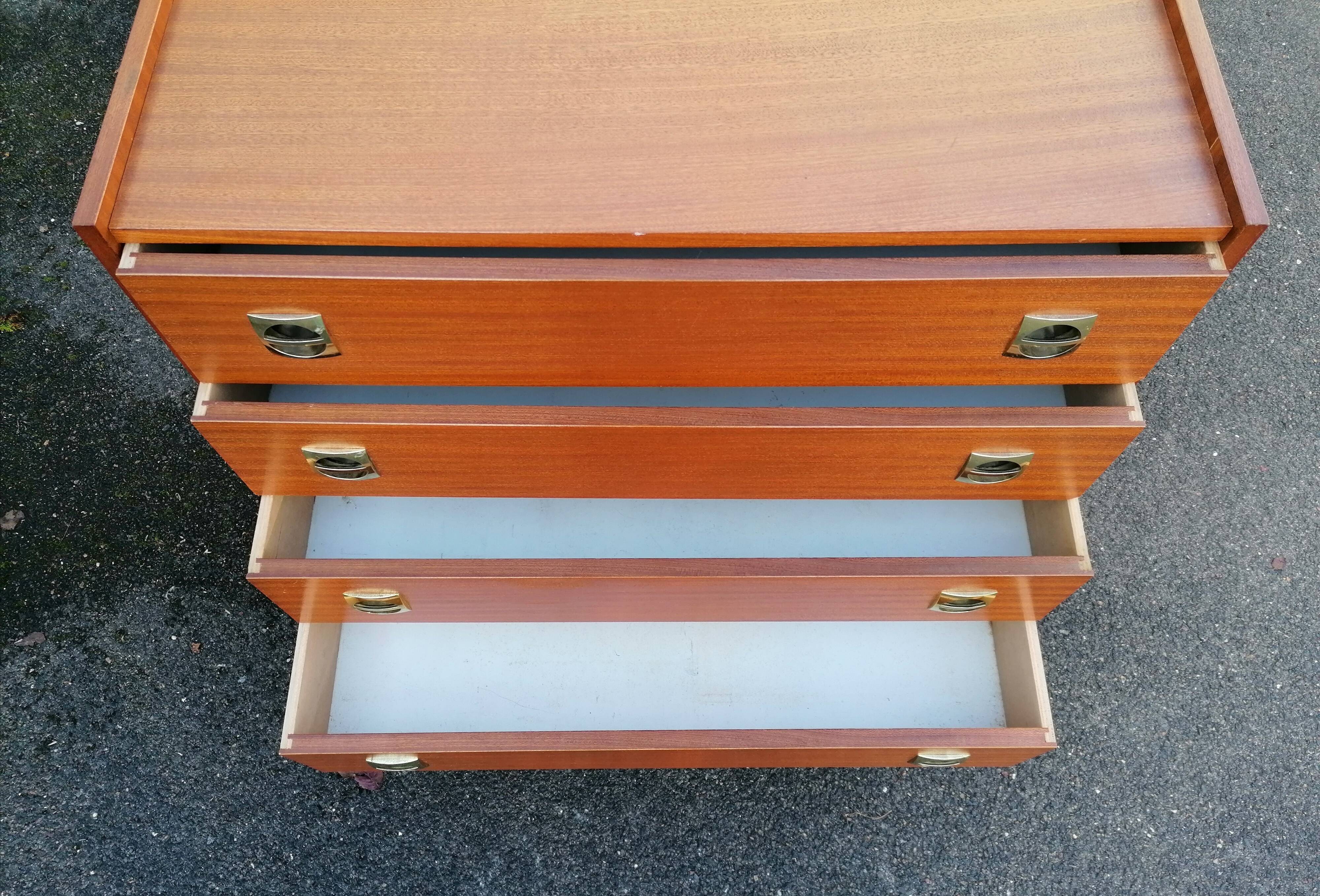 Vintage chest of drawers