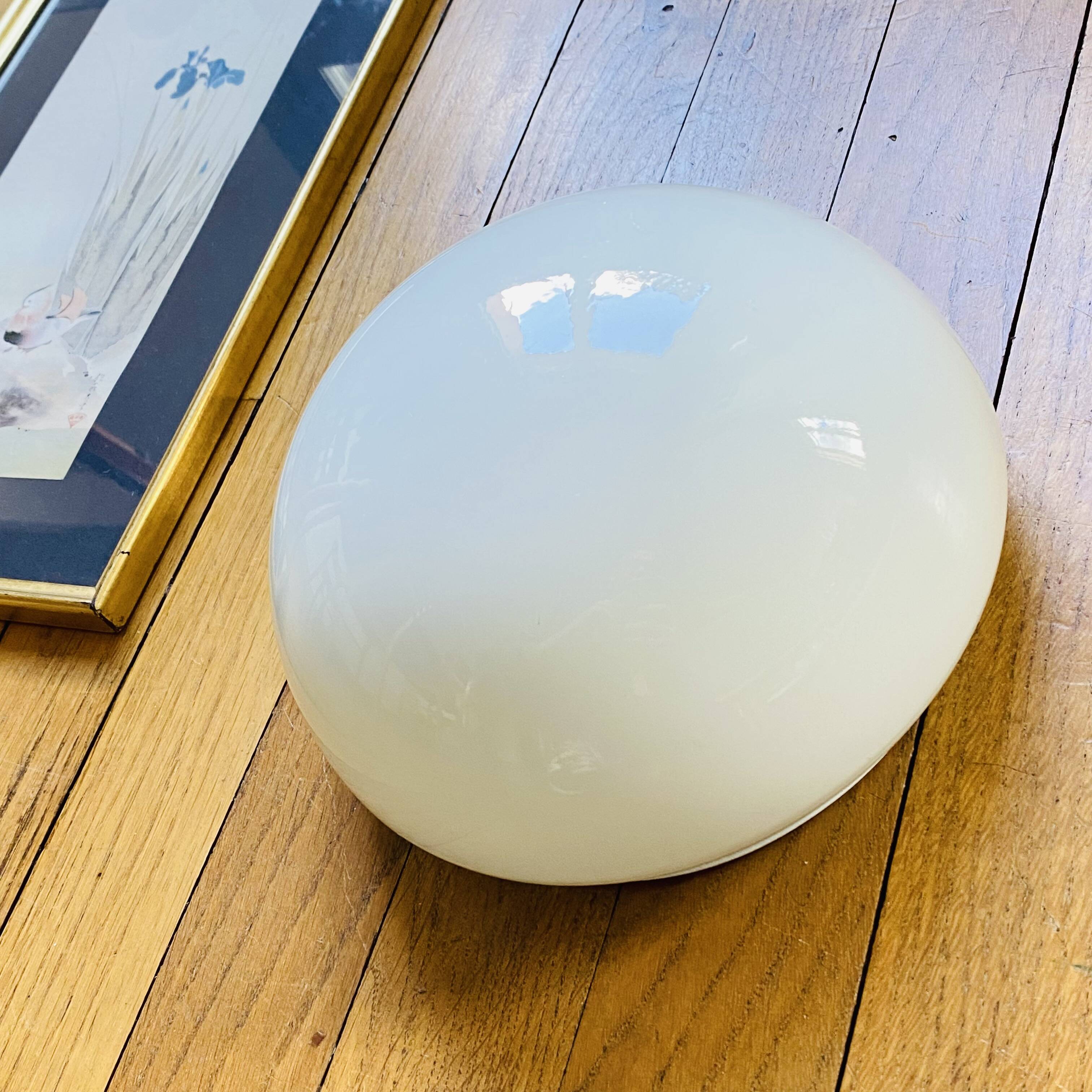 Ceiling light or half-moon wall lamp, half-spherical, 20 cm, opal glass.