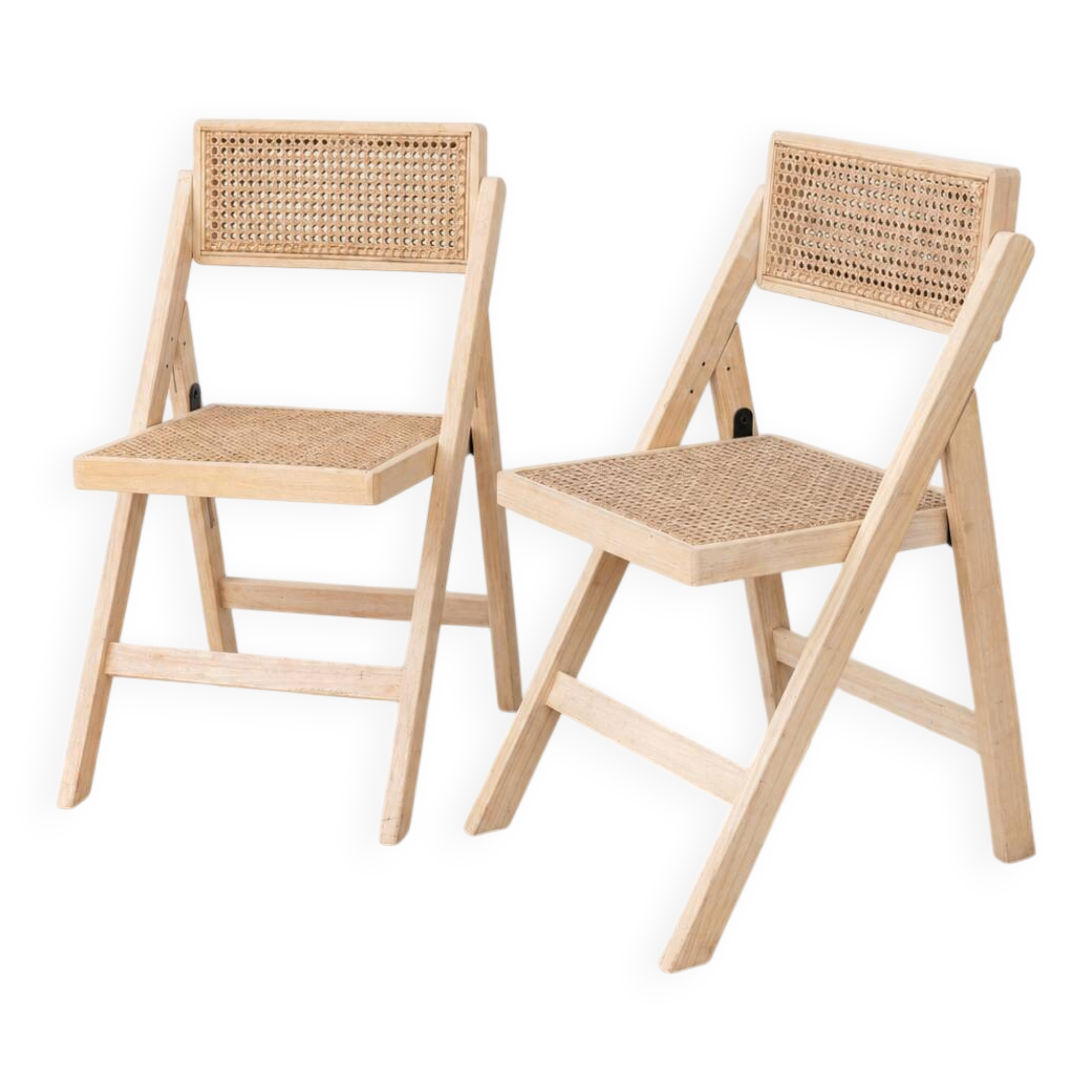 Paire de chaises pliantes en cannage et bois