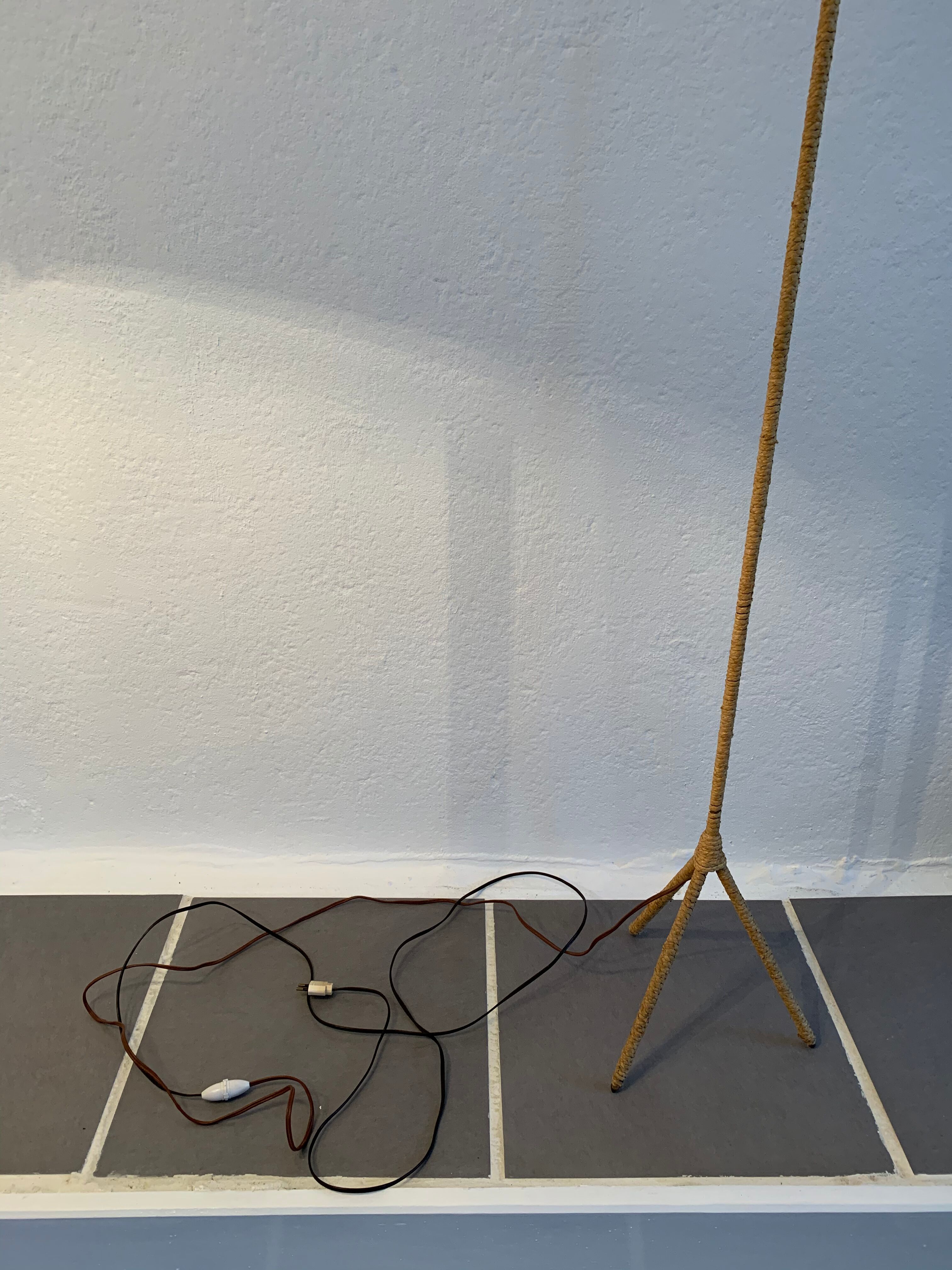 Vintage tripod rope lamppost