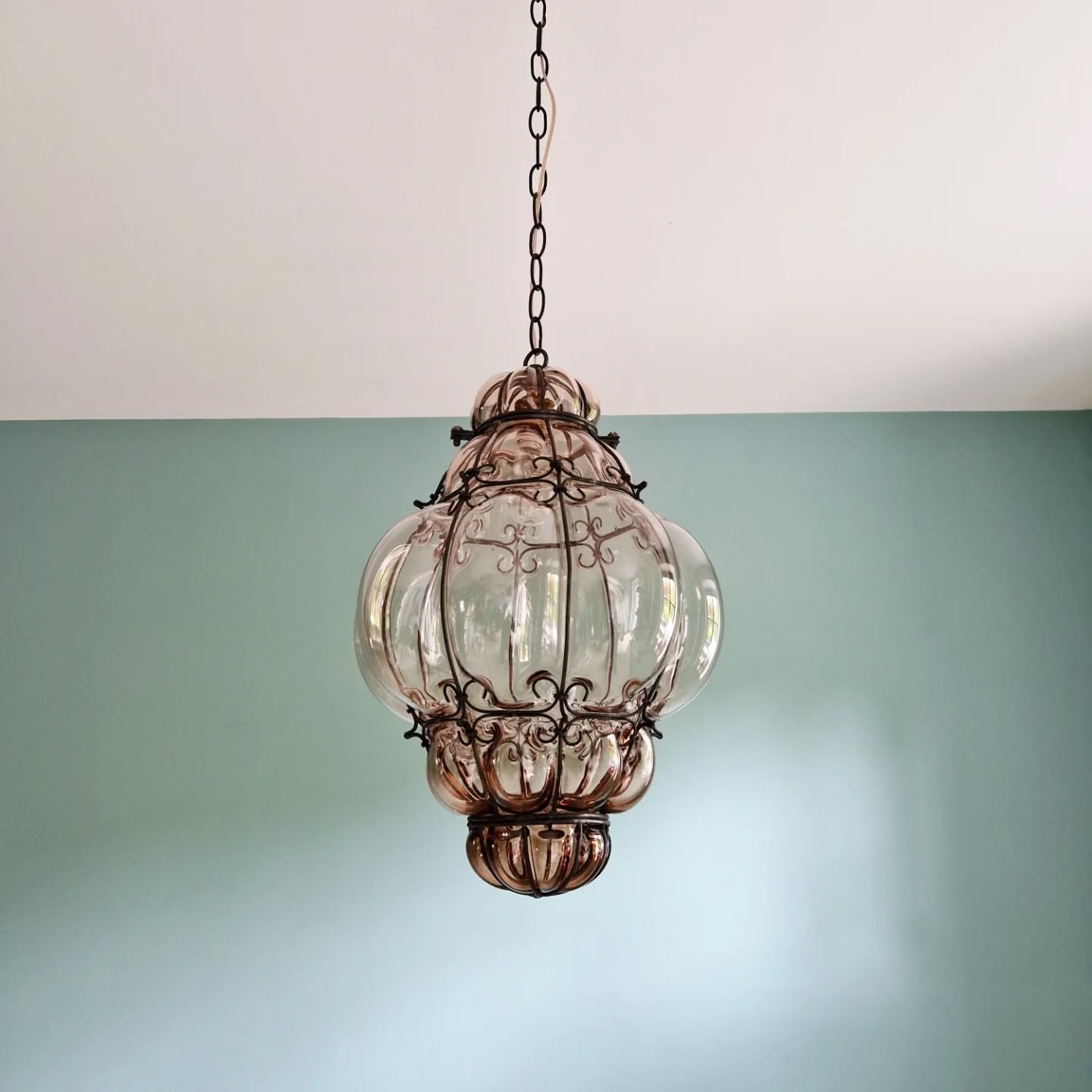 Large Venetian suspension in smoked blown Murano glass, mid-20th century.