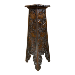 Piédestal sculpté à - 1880