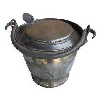 Old broth pot