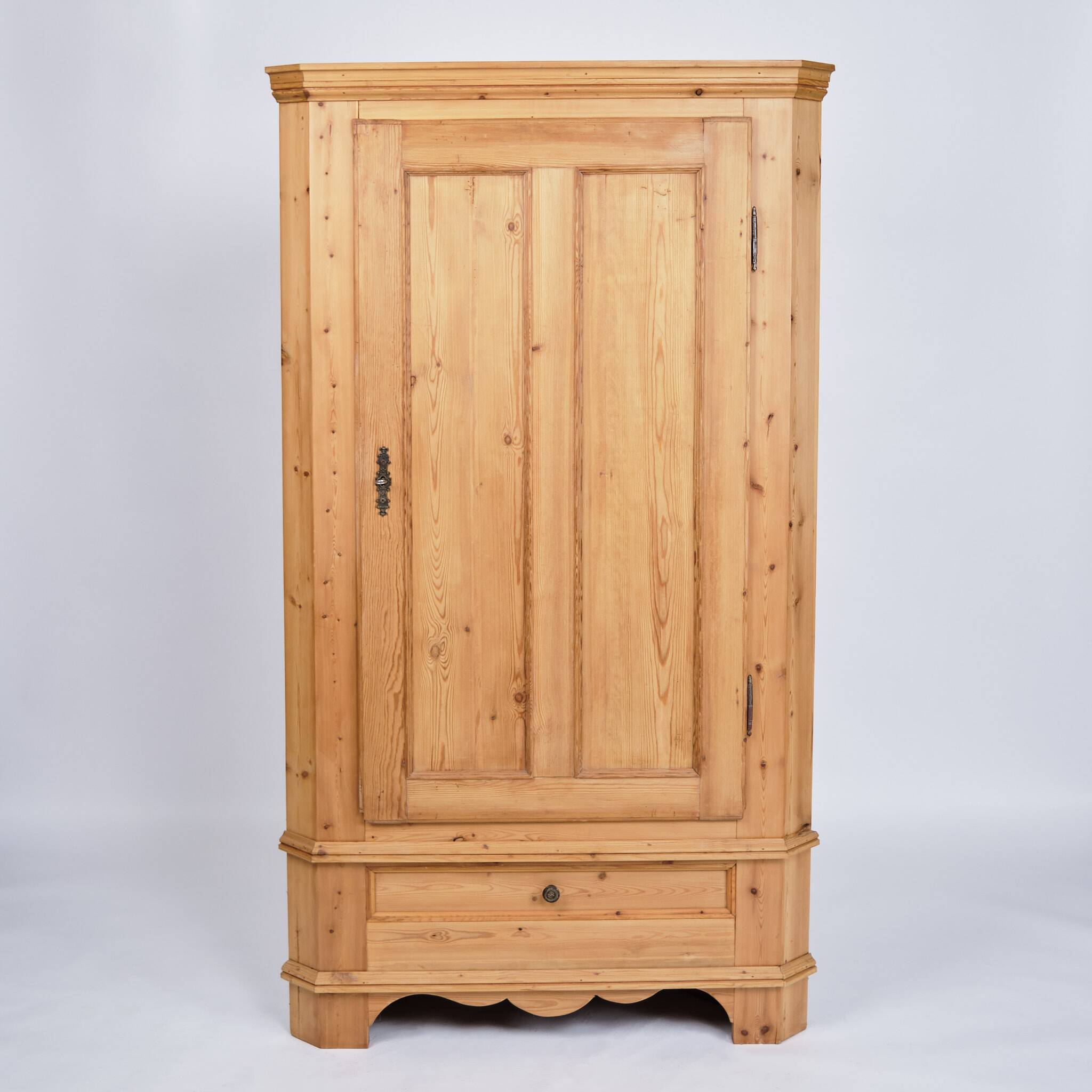 Antique corner cabinet - solid pine - brass fittings - 1920s