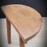 Tripod stool half moon light