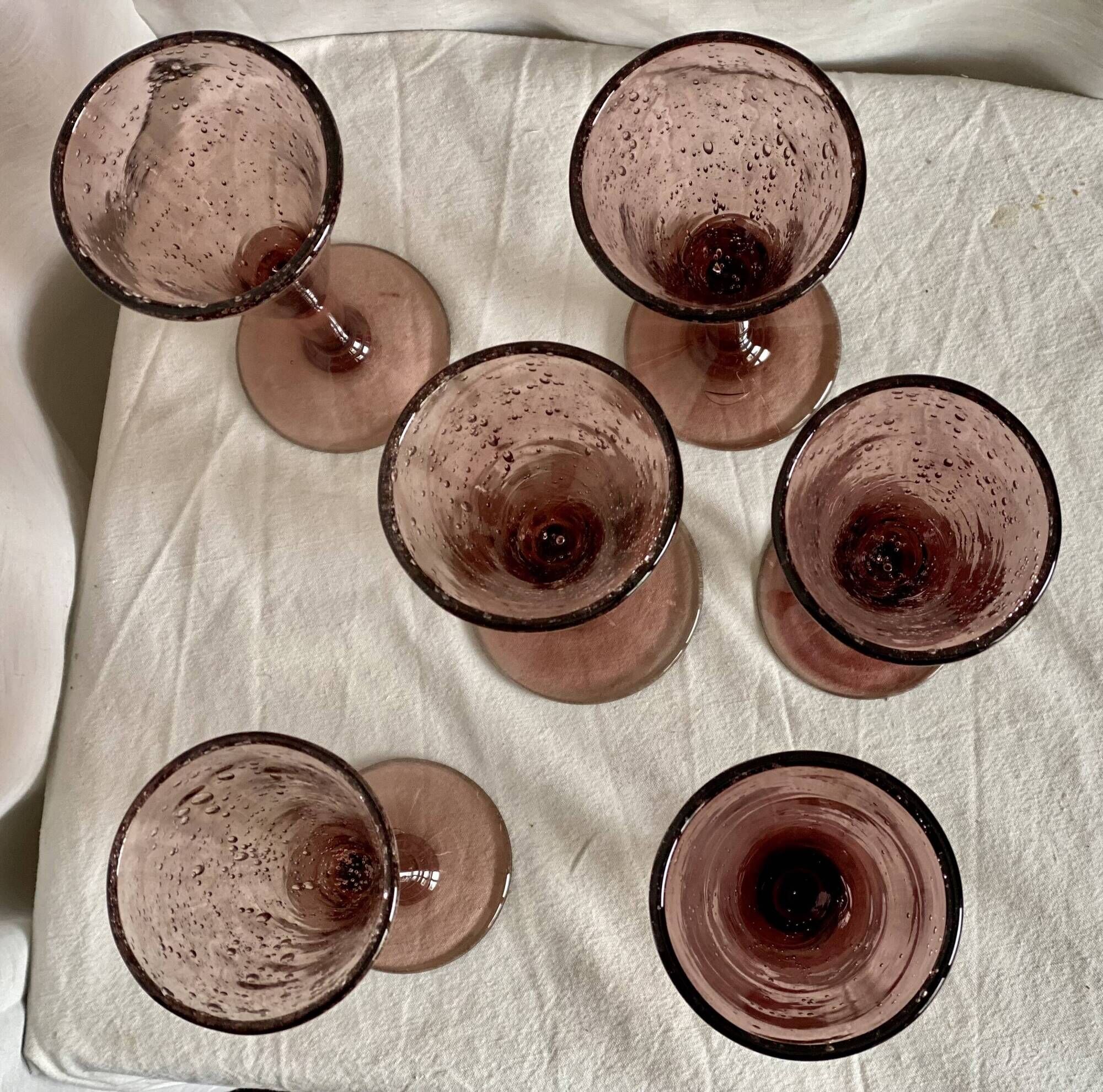 Set of 6 large vintage 1960s fuchsia bubble footed glasses.