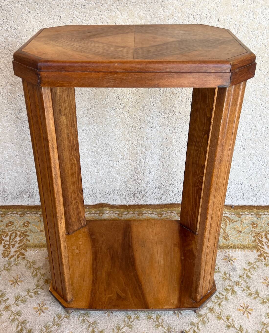 Art Deco side table or serving table in walnut, pedestal table.
