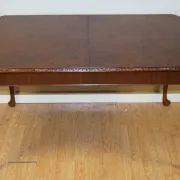 Queen Anne Dining Table in Walnut with Carved Legs, 1930s