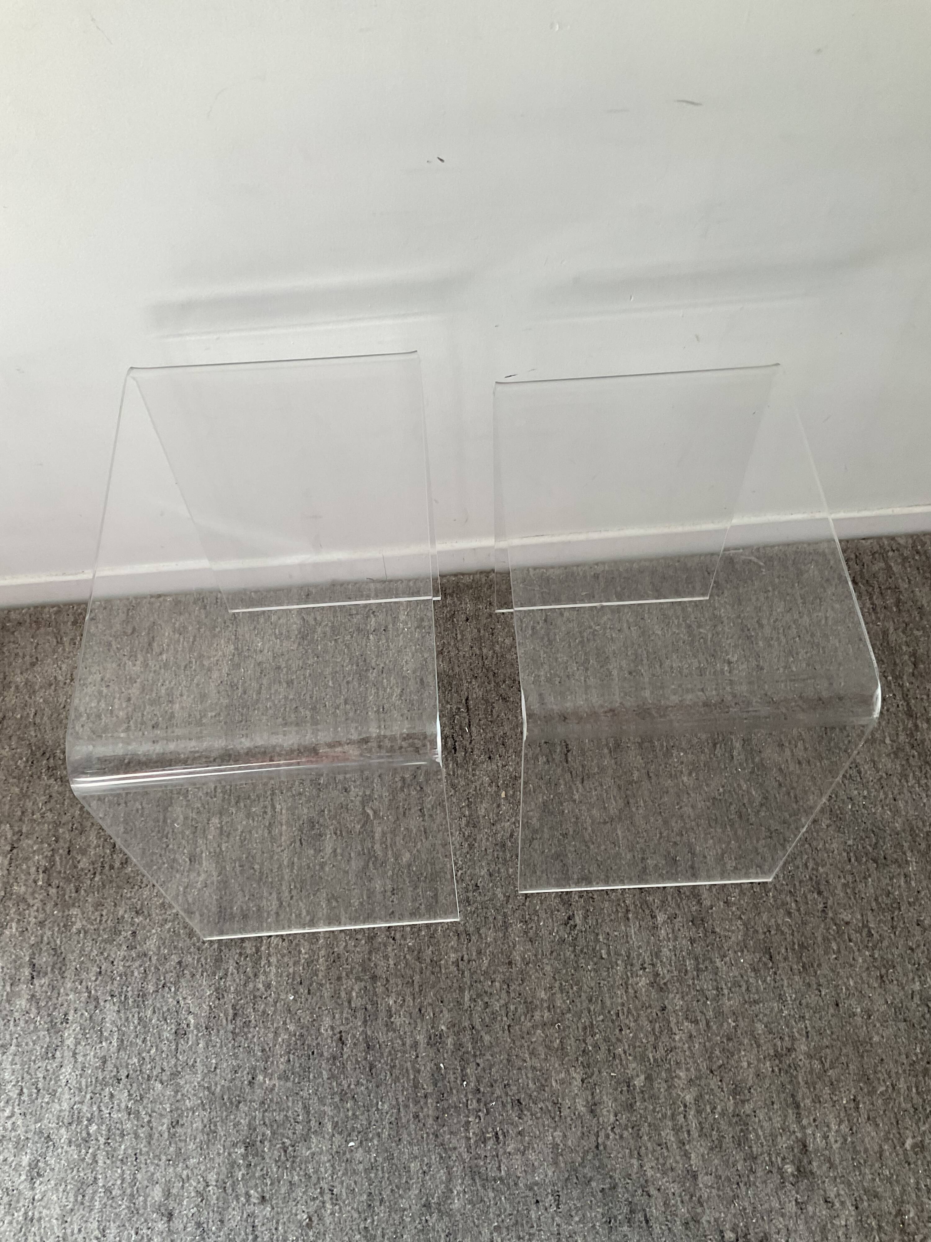Duo of pull-out tables in plexiglass 70s