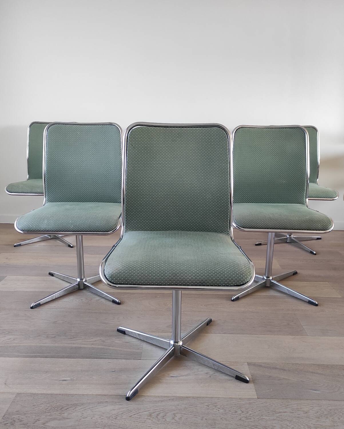 Suite de 6 chaises pivotantes Roche Bobois, 70's
