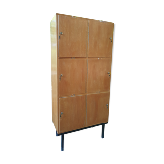 Armoire scolaire à casiers