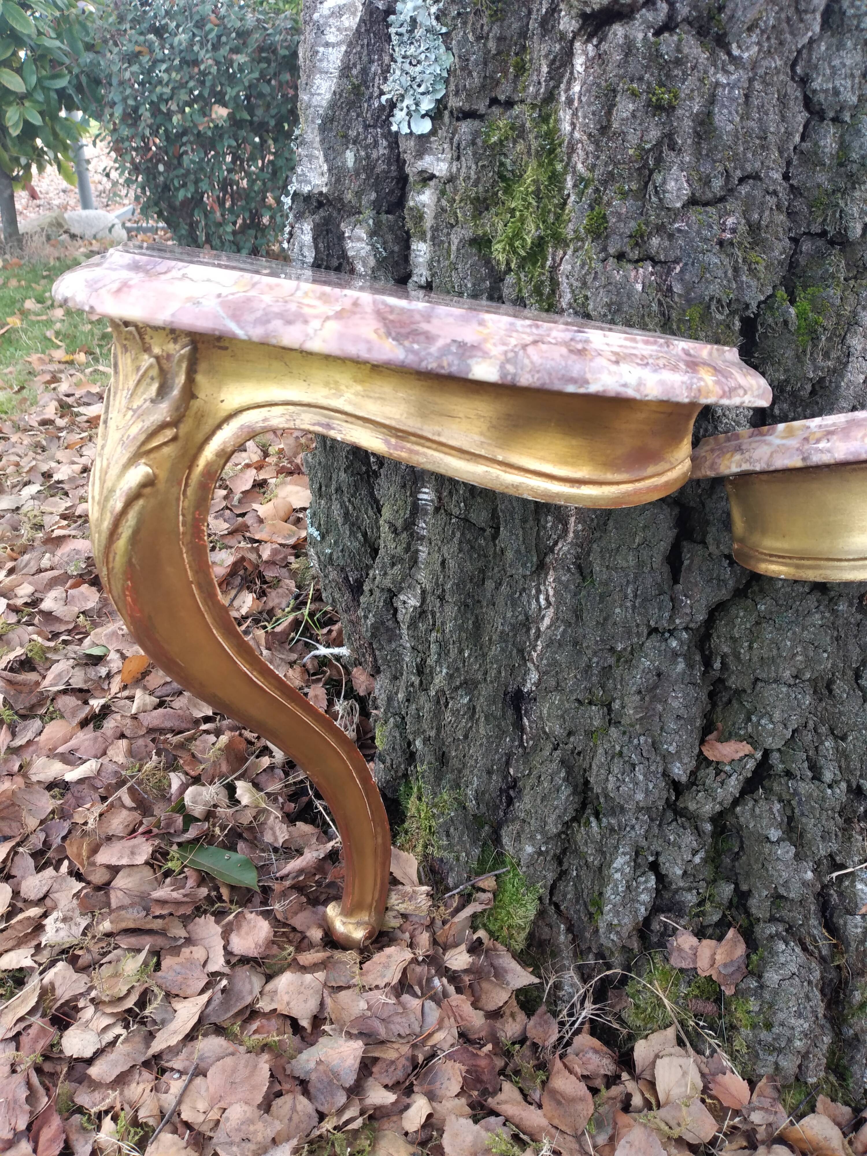 Consoles d'applique bois doré et marbre style Louis XV