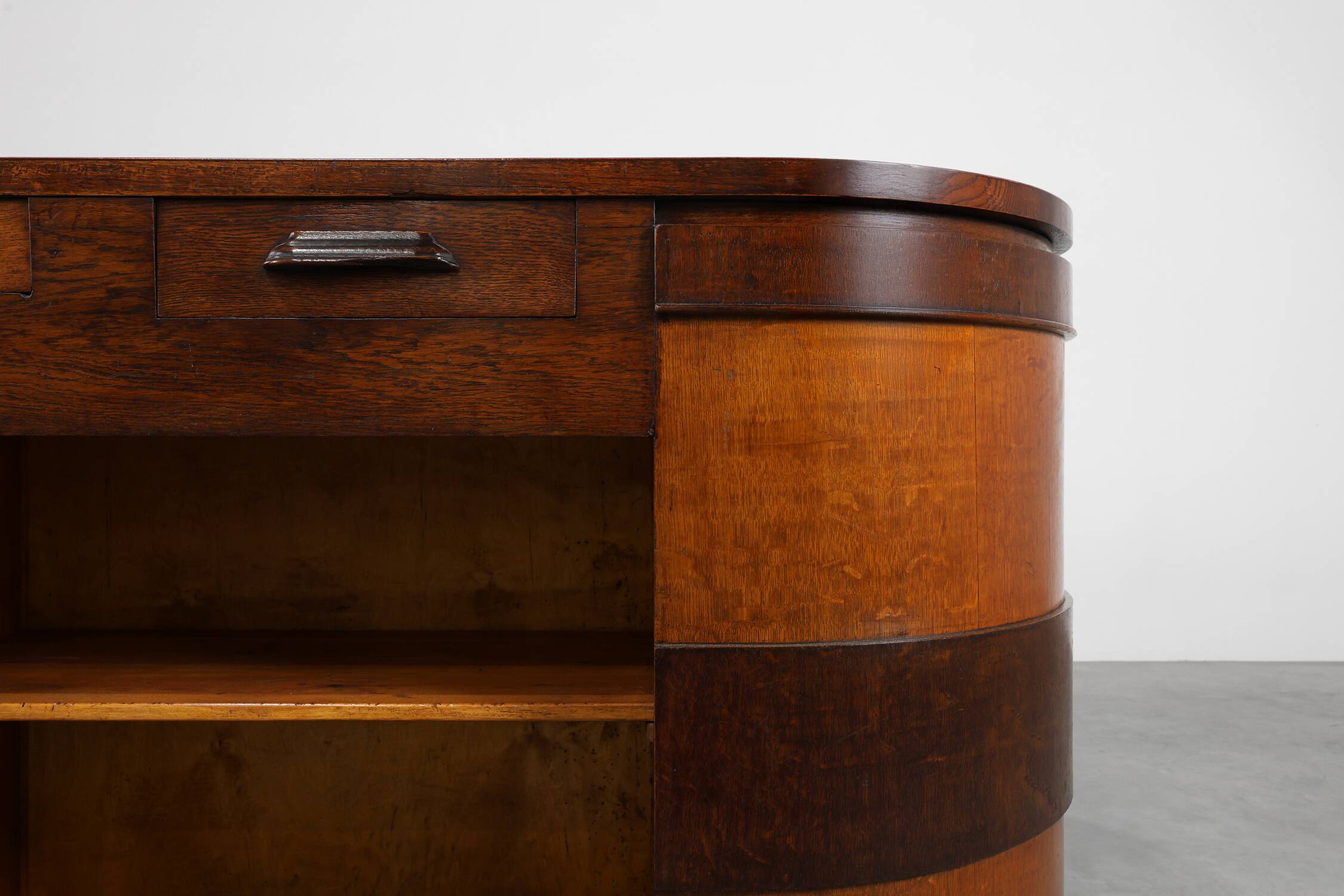 Ensemble of 2 Art Deco Counters and 1 cabinet attr. to De Coene, Belgium,19