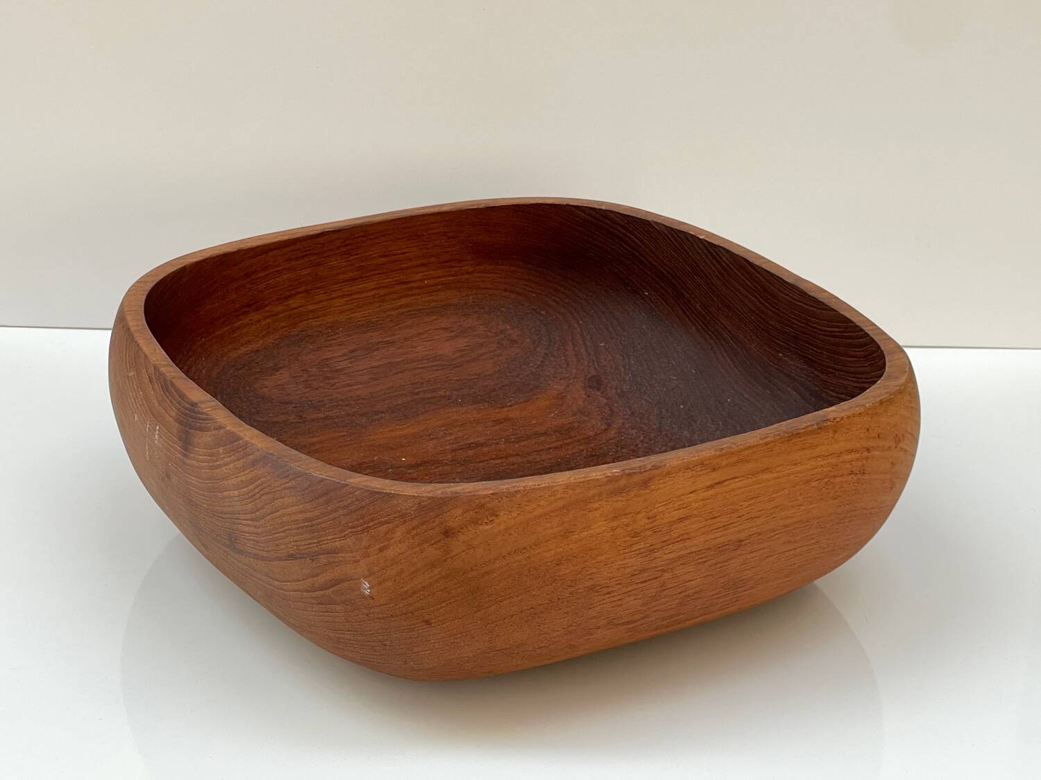 Large vintage teak salad bowl or centrepiece, 1960s design.