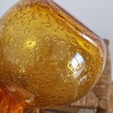 Carafe en verre ambré bullé