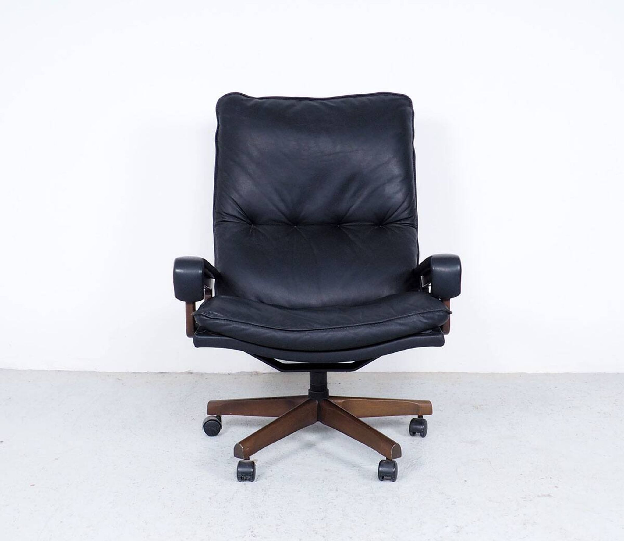 Black Leather King Chair by André Vandenbeuck for Strässle, 1960s