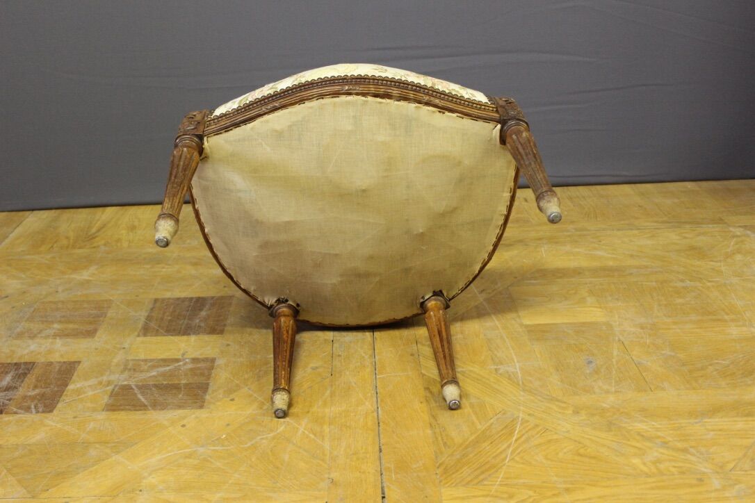 Suite de quatre fauteuils Louis XVI