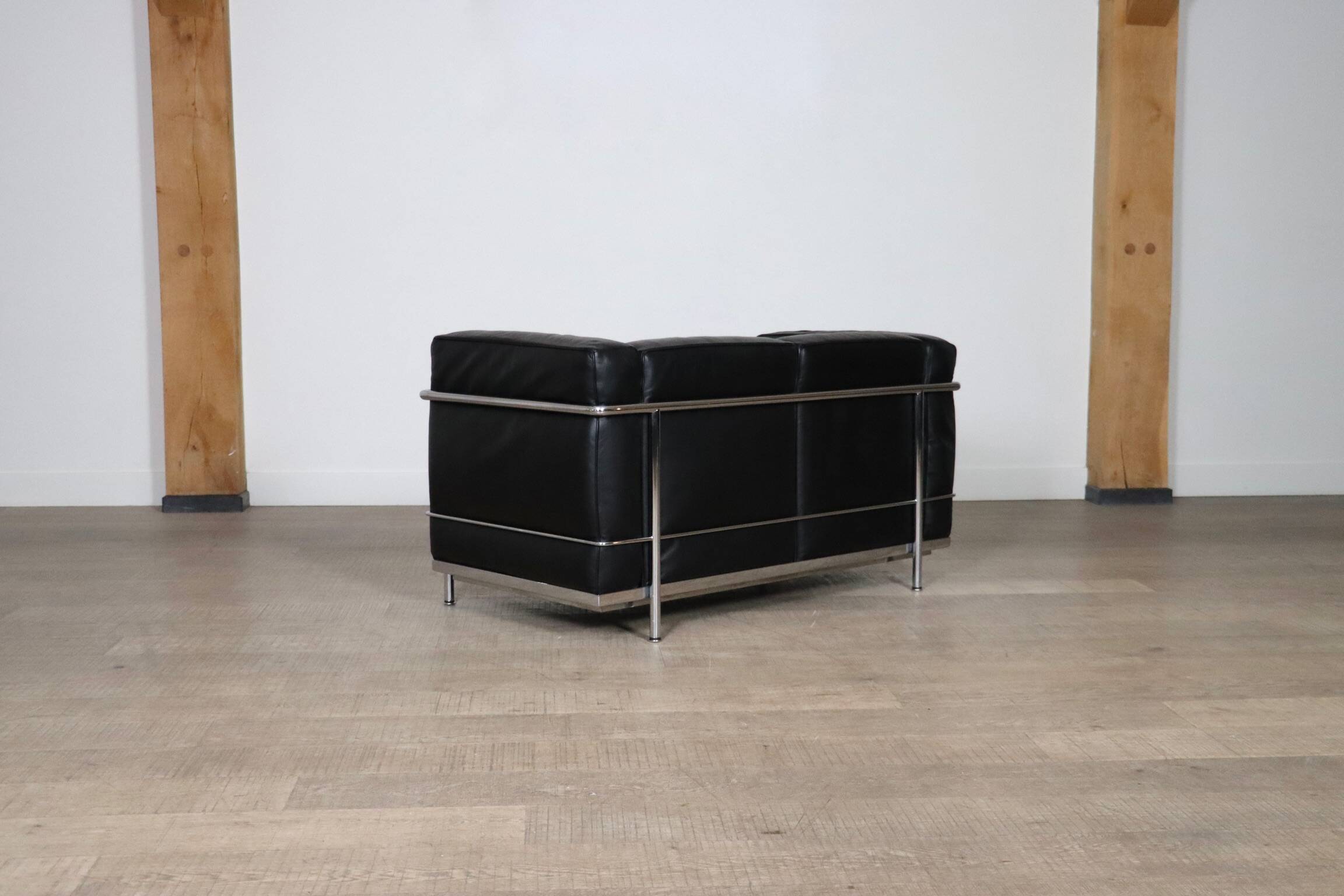 Canapé 2 places vintage Cassina LC2 par Charlotte Perriand et Le Corbusier