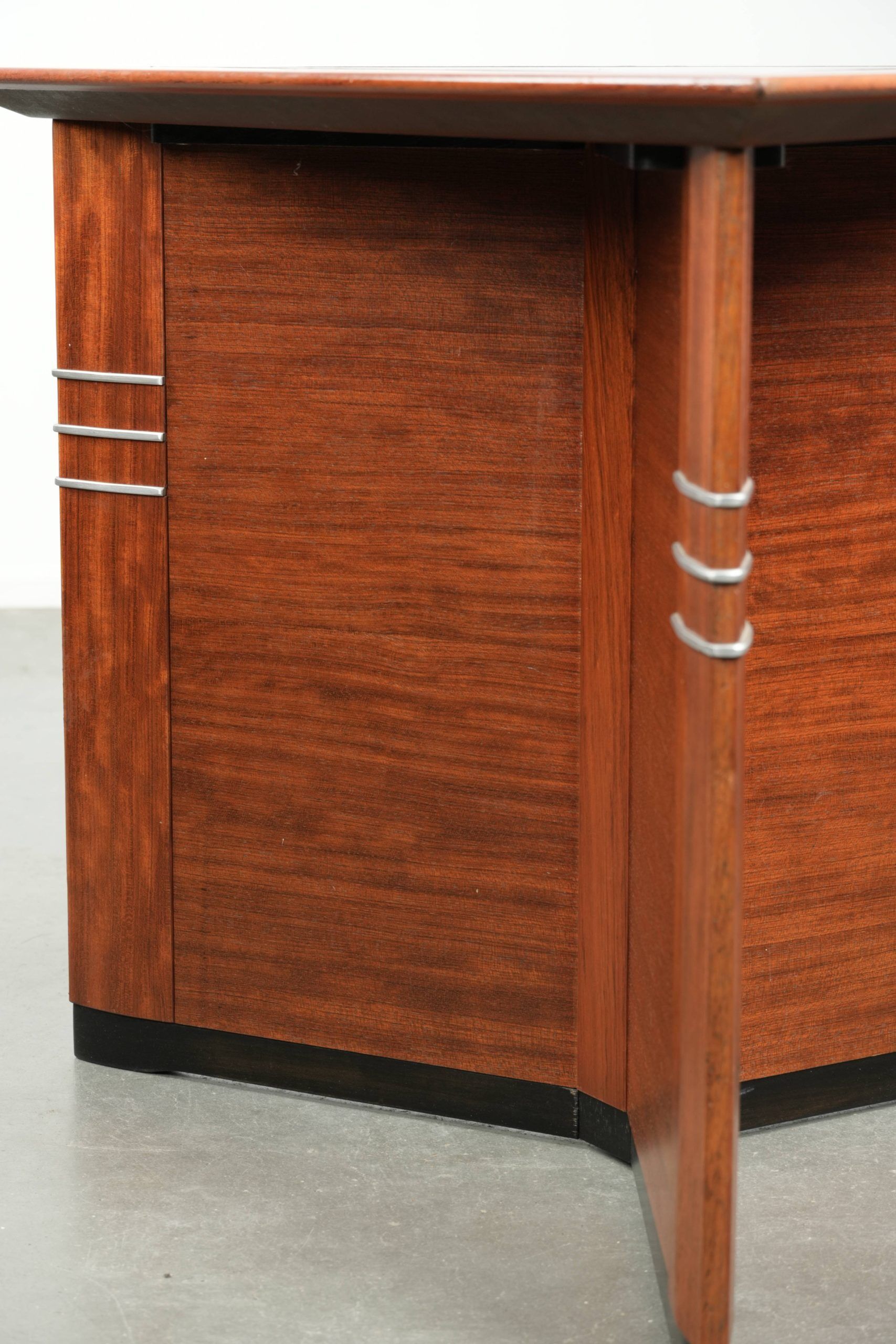 Luxury Art Deco design side/coffee table in triangular shape