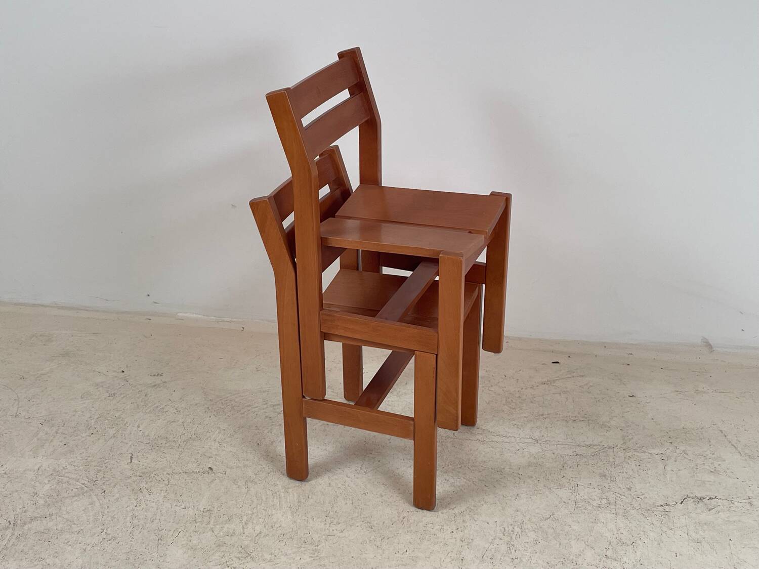 2 Regain chairs for the 1970s arcs.