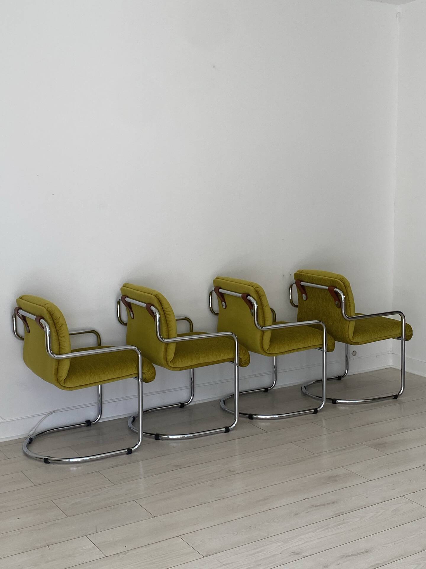 4 chairs Guido Faleschini l4Mariani Italy 1970