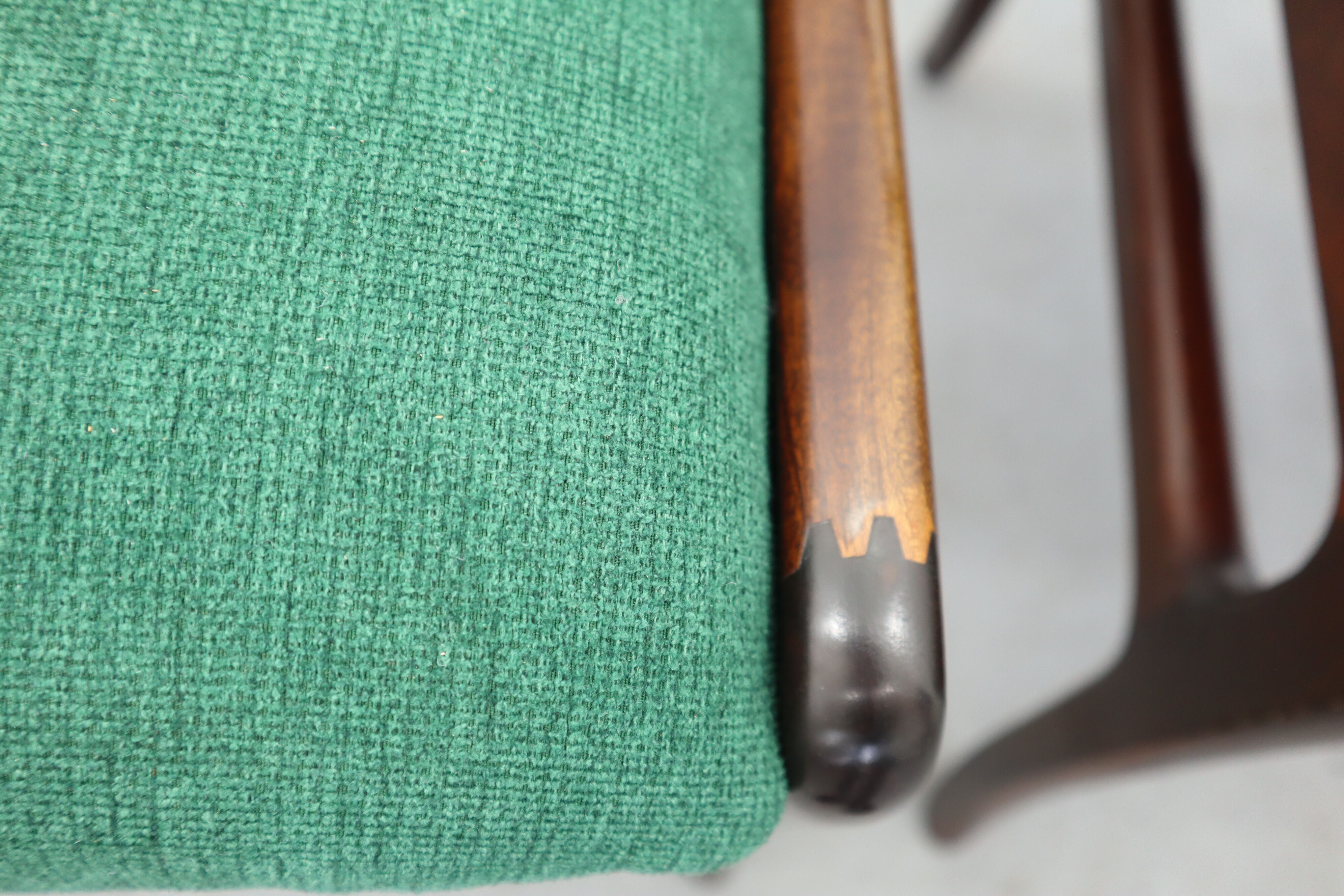 Chaises à manger danoise du milieu du siècle de Poul Jeppesens Møbelfabrik années 1960