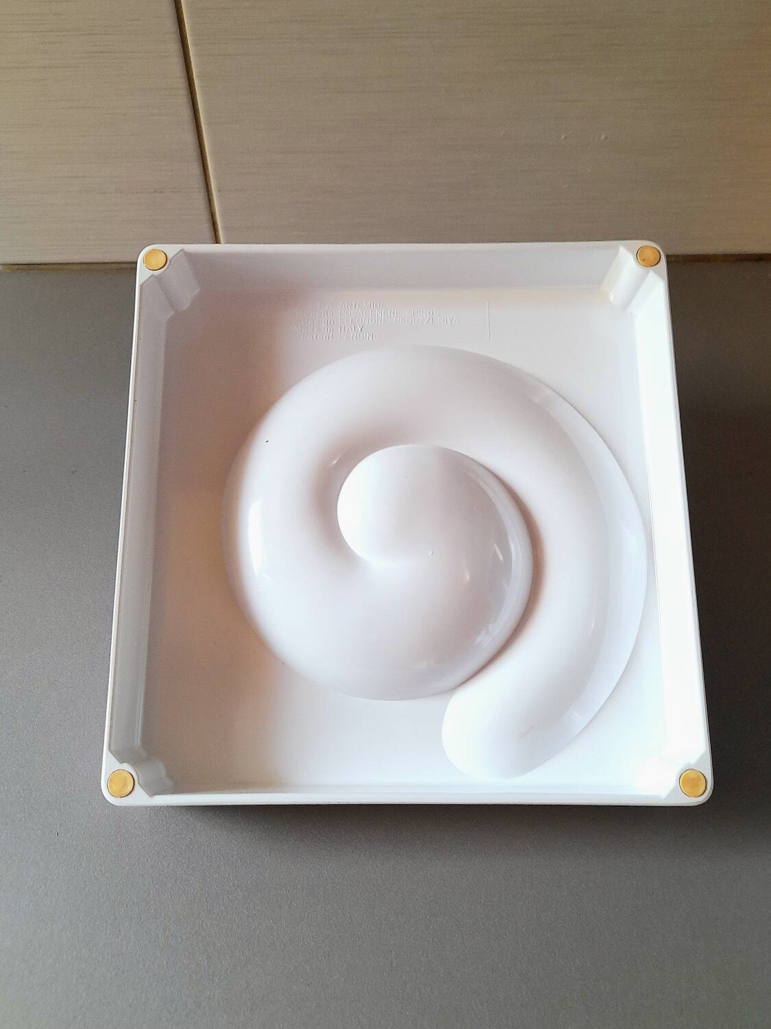 Cendrier SPIROS ,Eleonore Peduzzi Riva pour Artemide 1970