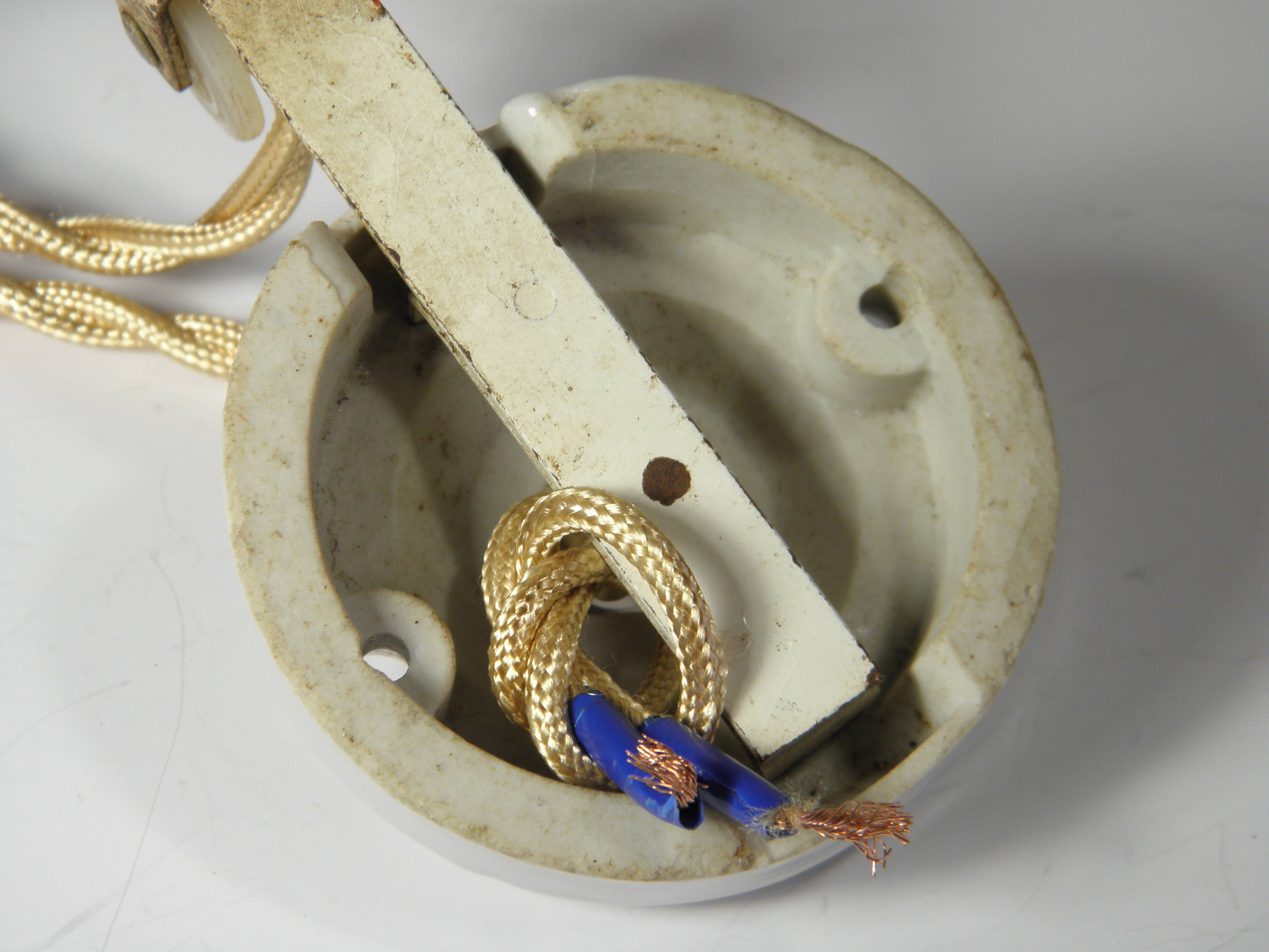 "RISE AND LOWER" SUSPENSION in OPALINE