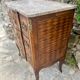 Petite commode en Marqueterie à Ressaut central Époque XIX eme siècle