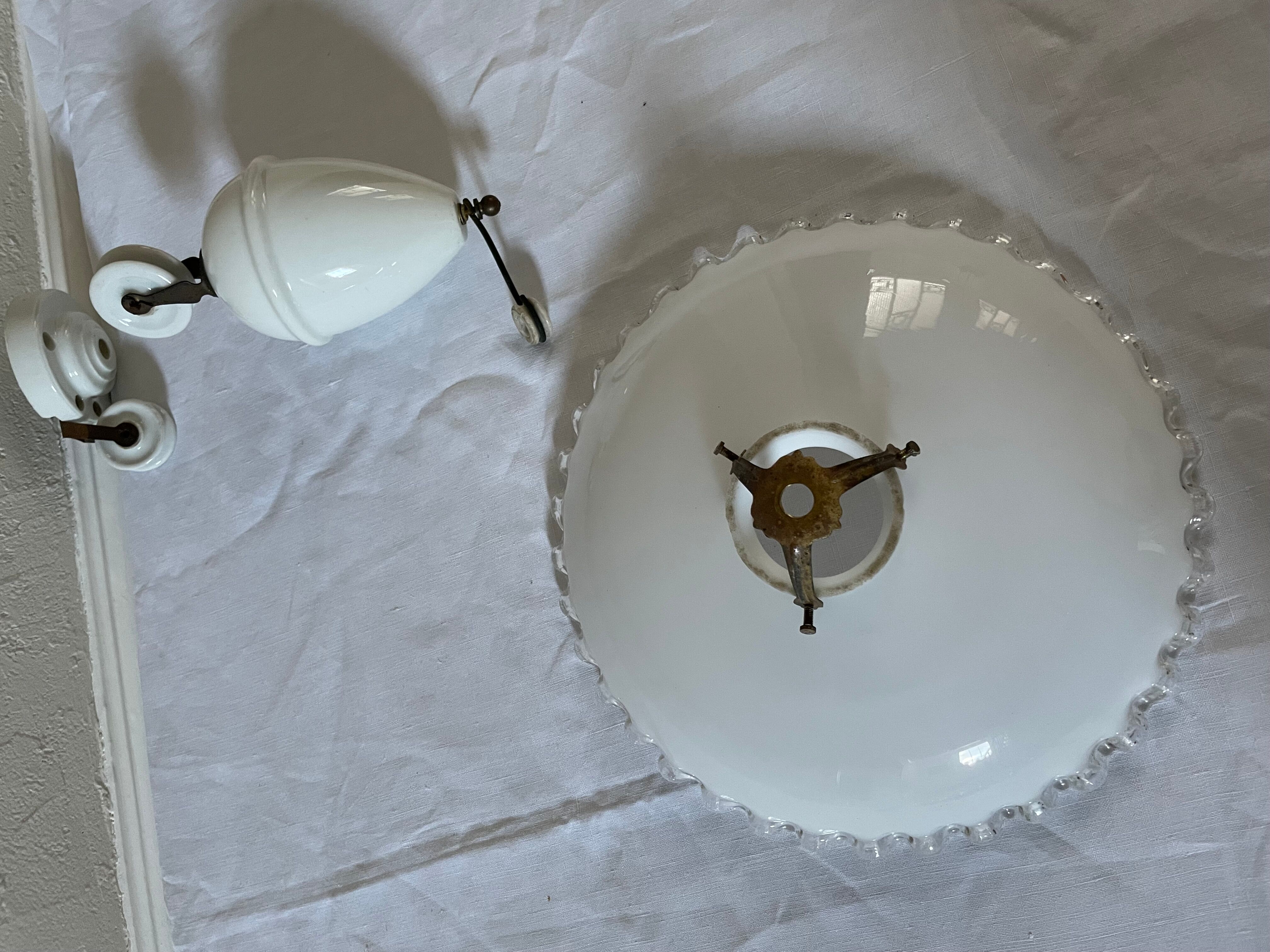 Opaline suspension with counterweight