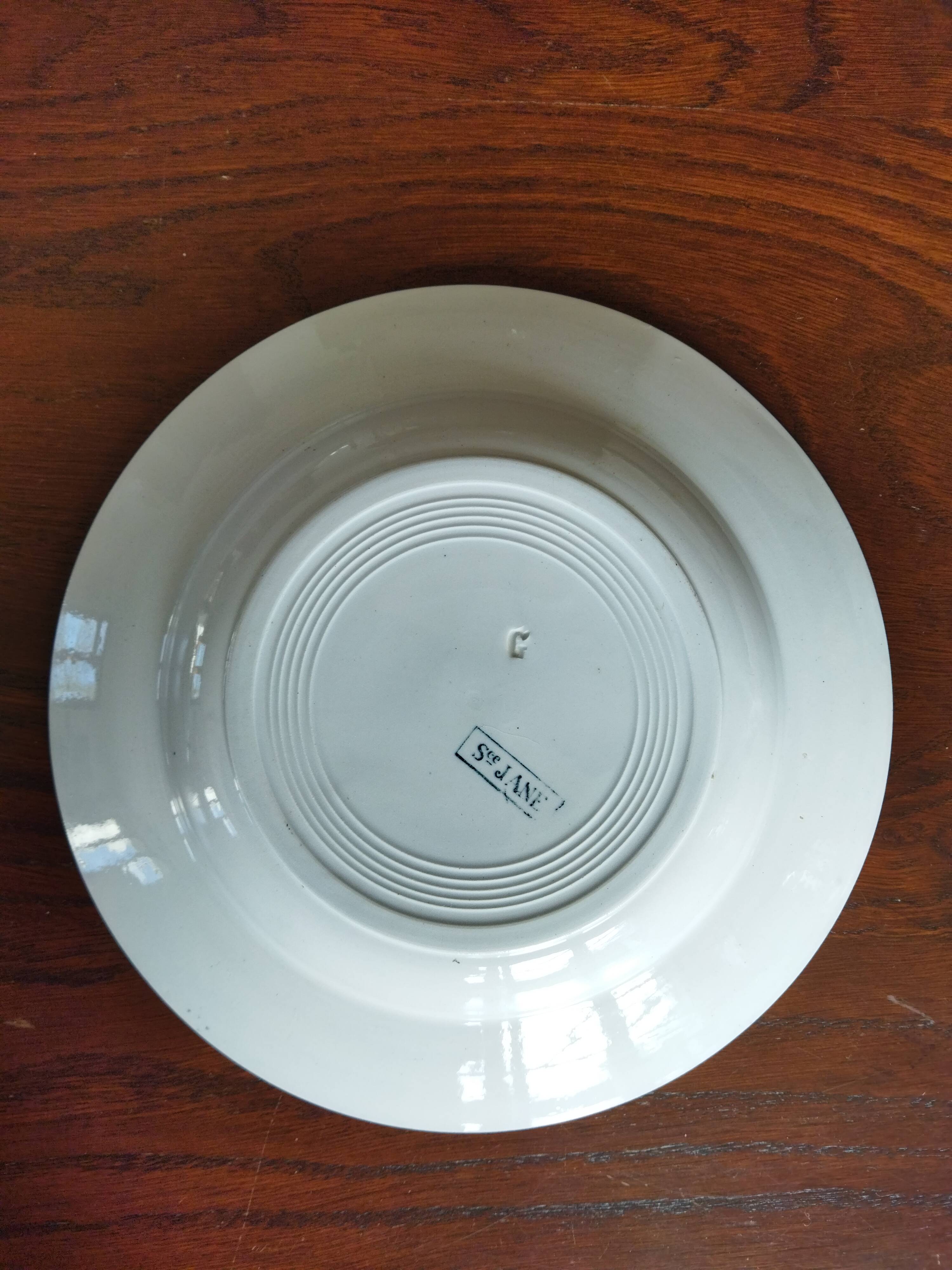 6 St Amand "Jane" iron clay soup plates