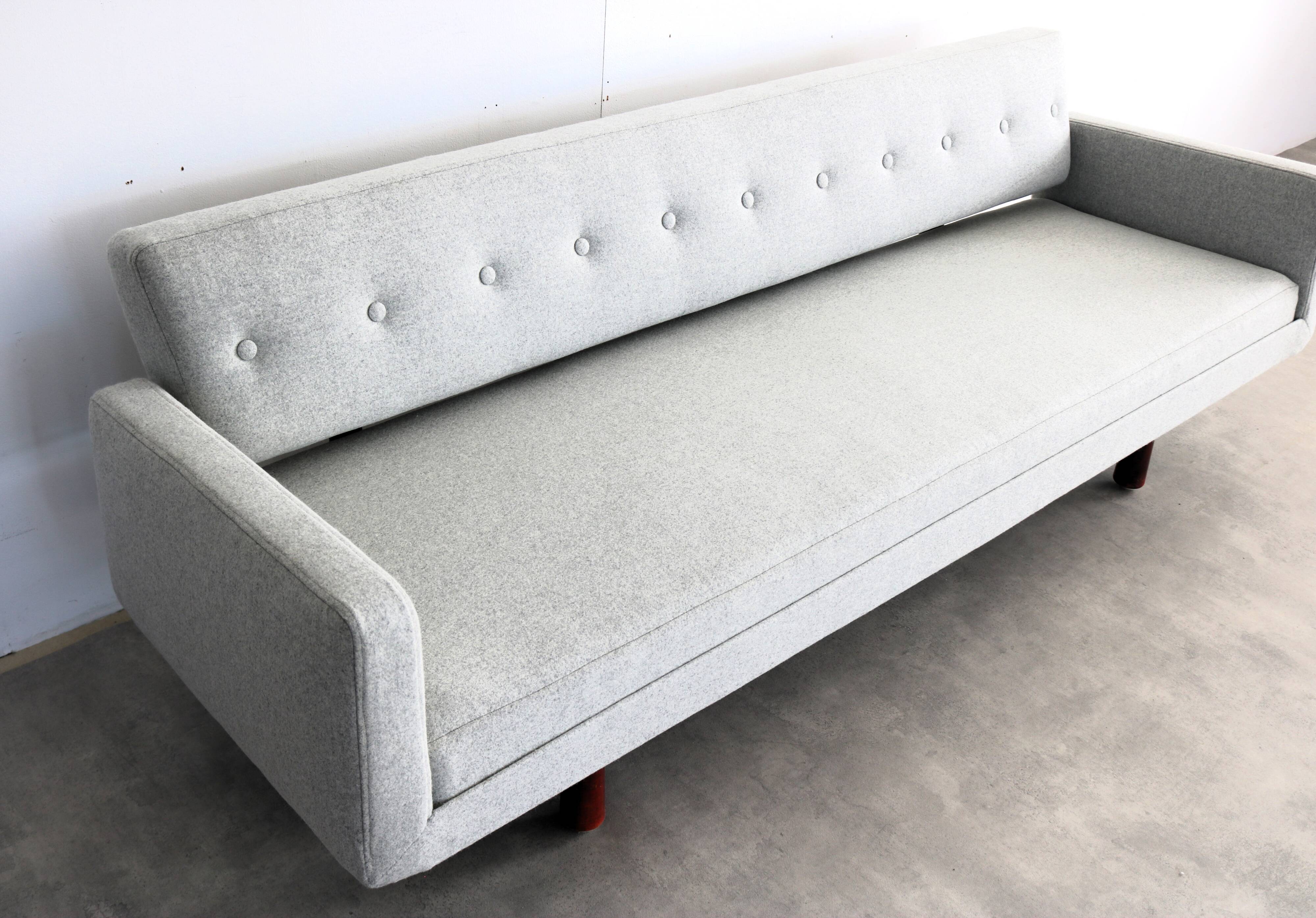 Rare sofa by Edward Wormley model "New York"