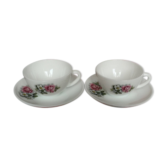 2 tasses et soucoupes anciennes Arcopal motifs rose et marguerite