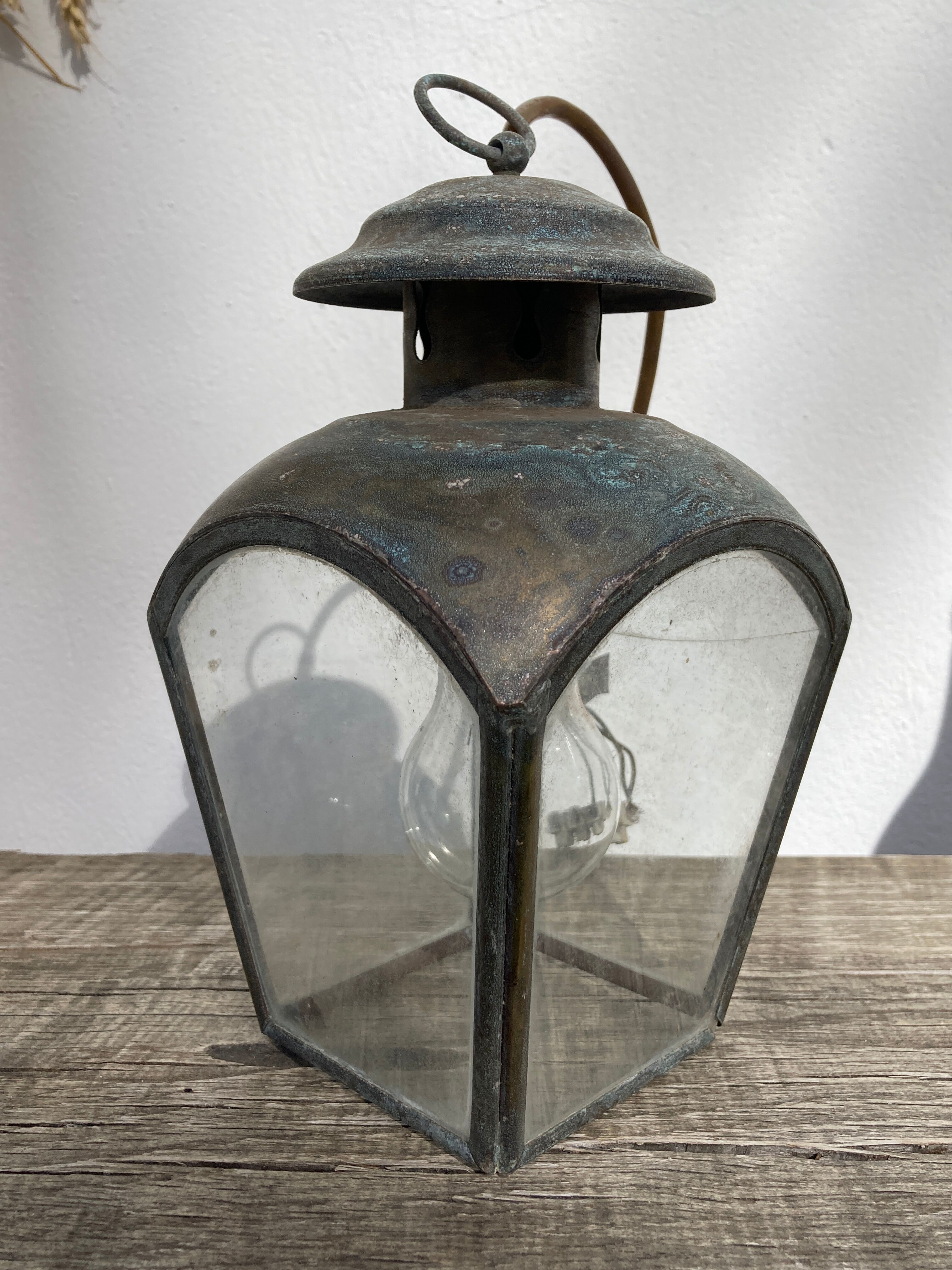 Antique lantern suspension in brass and glass