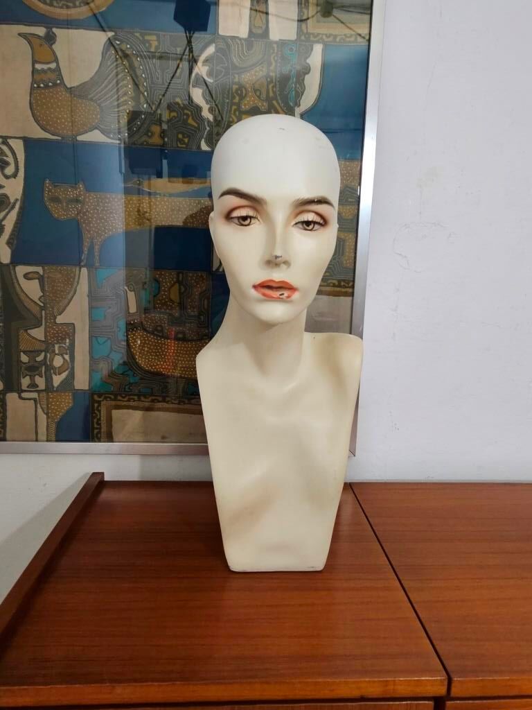 Tête de mannequin années 70