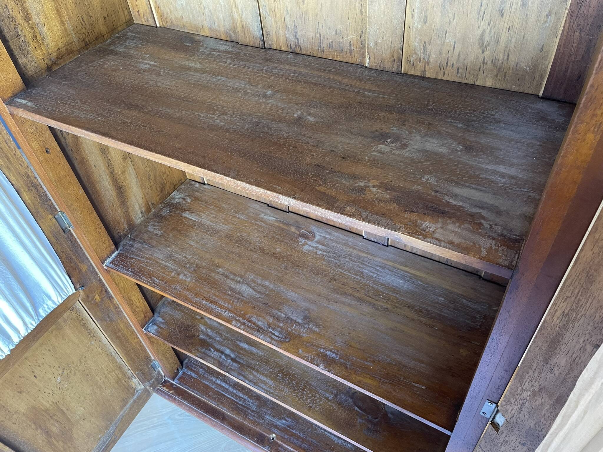 Beautiful antique solid wood wardrobe, country chic / Provençal, carved.