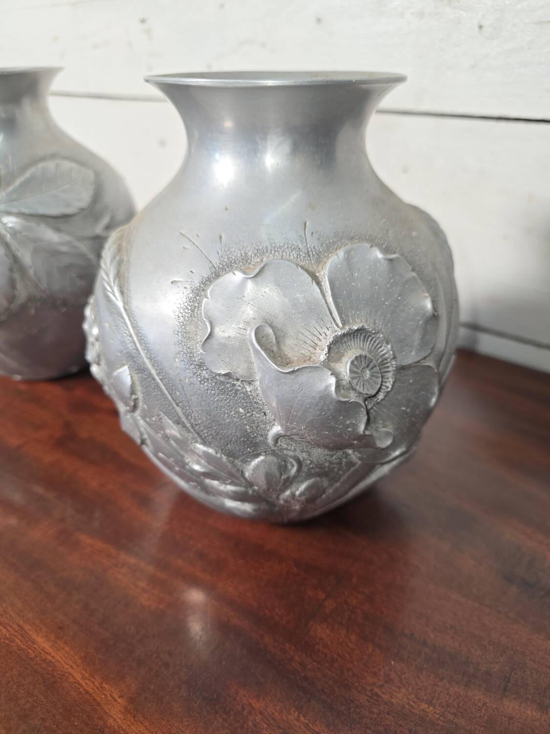Pair of Art Deco vases in aluminium Signed