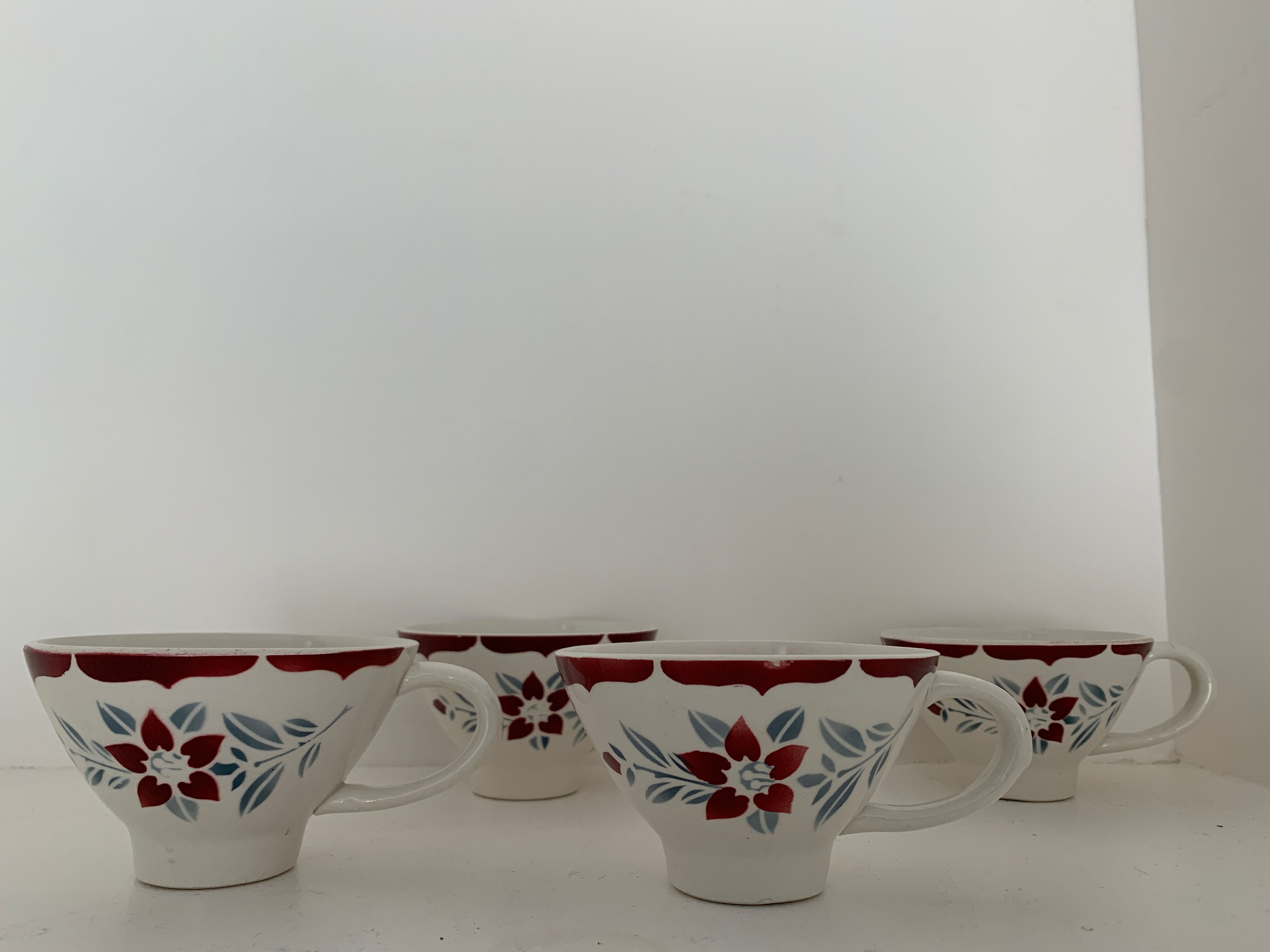 4 coffee cups old Moulin des Loups, France