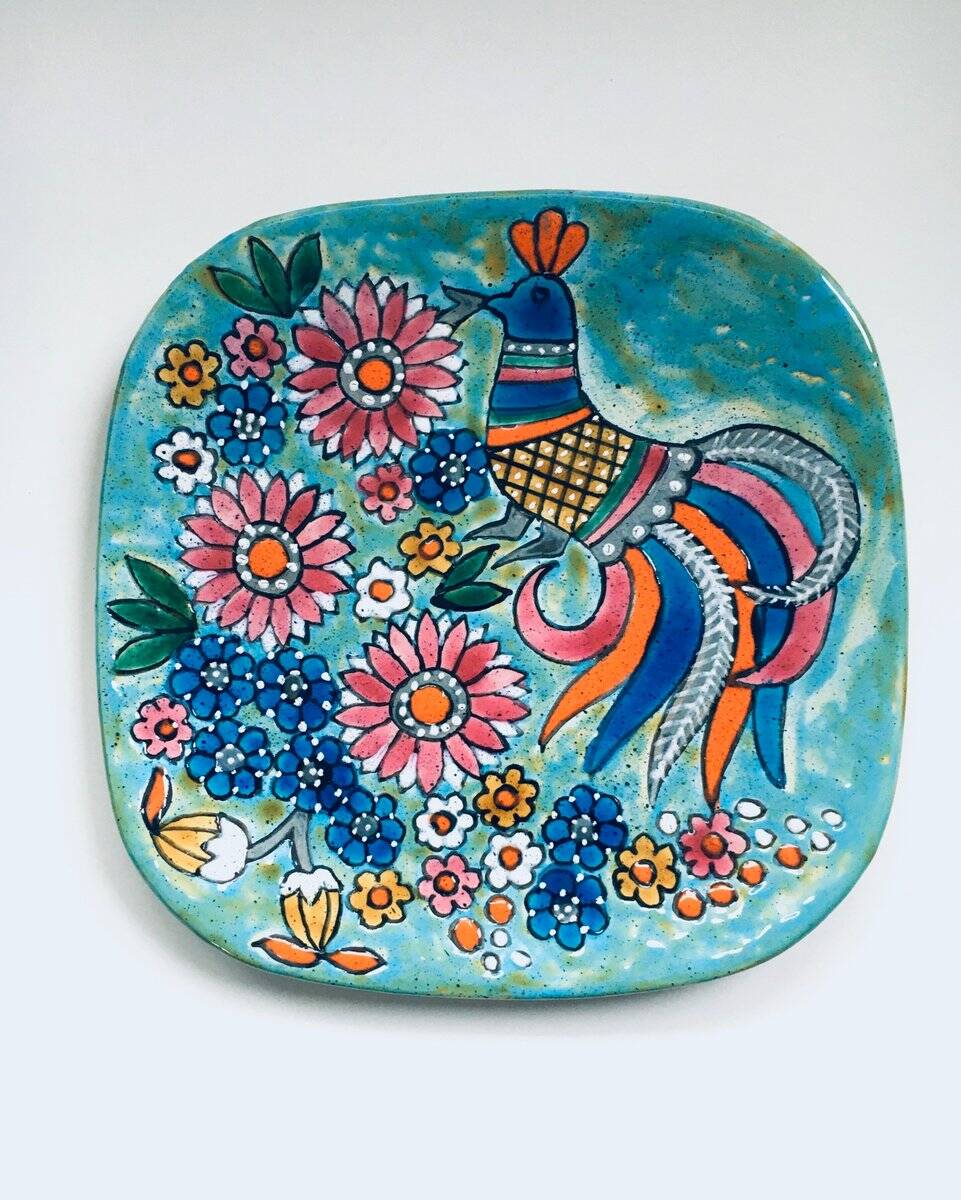 French hand-painted art pottery charger dish by Marjatta Taburet, Quimper, 1960s.