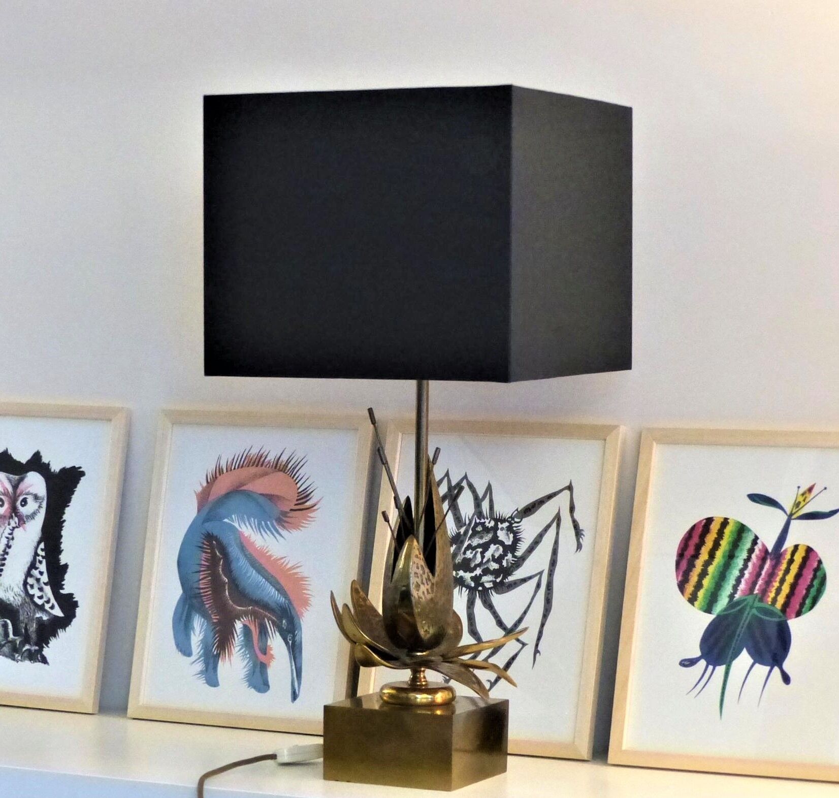 Exotic flower table lamp in solid brass