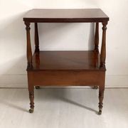 Table d'appoint desserte en acajou et placage d'acajou XIXème siècle