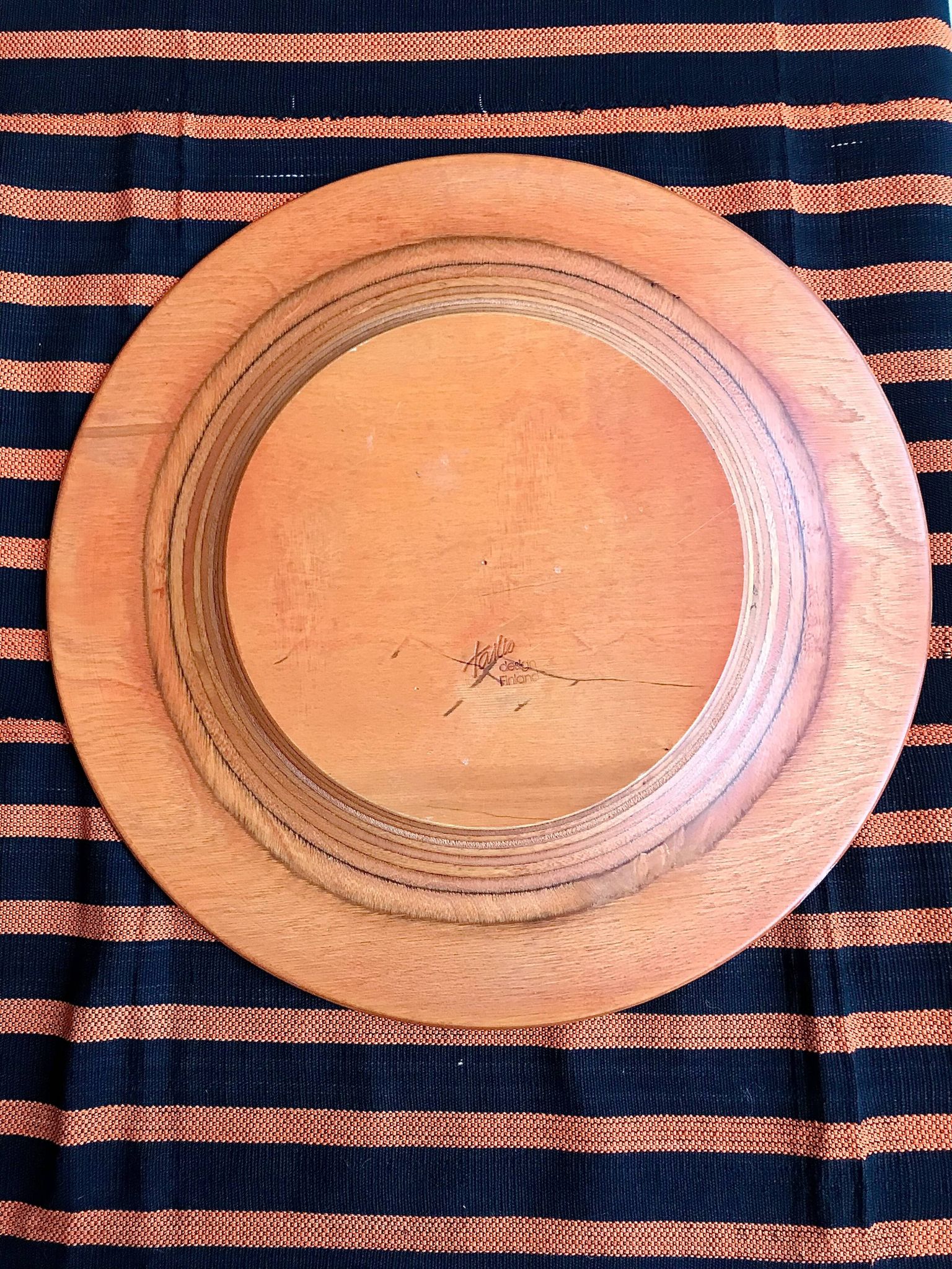 Plat en bois finlandais, design Eero Saarinen